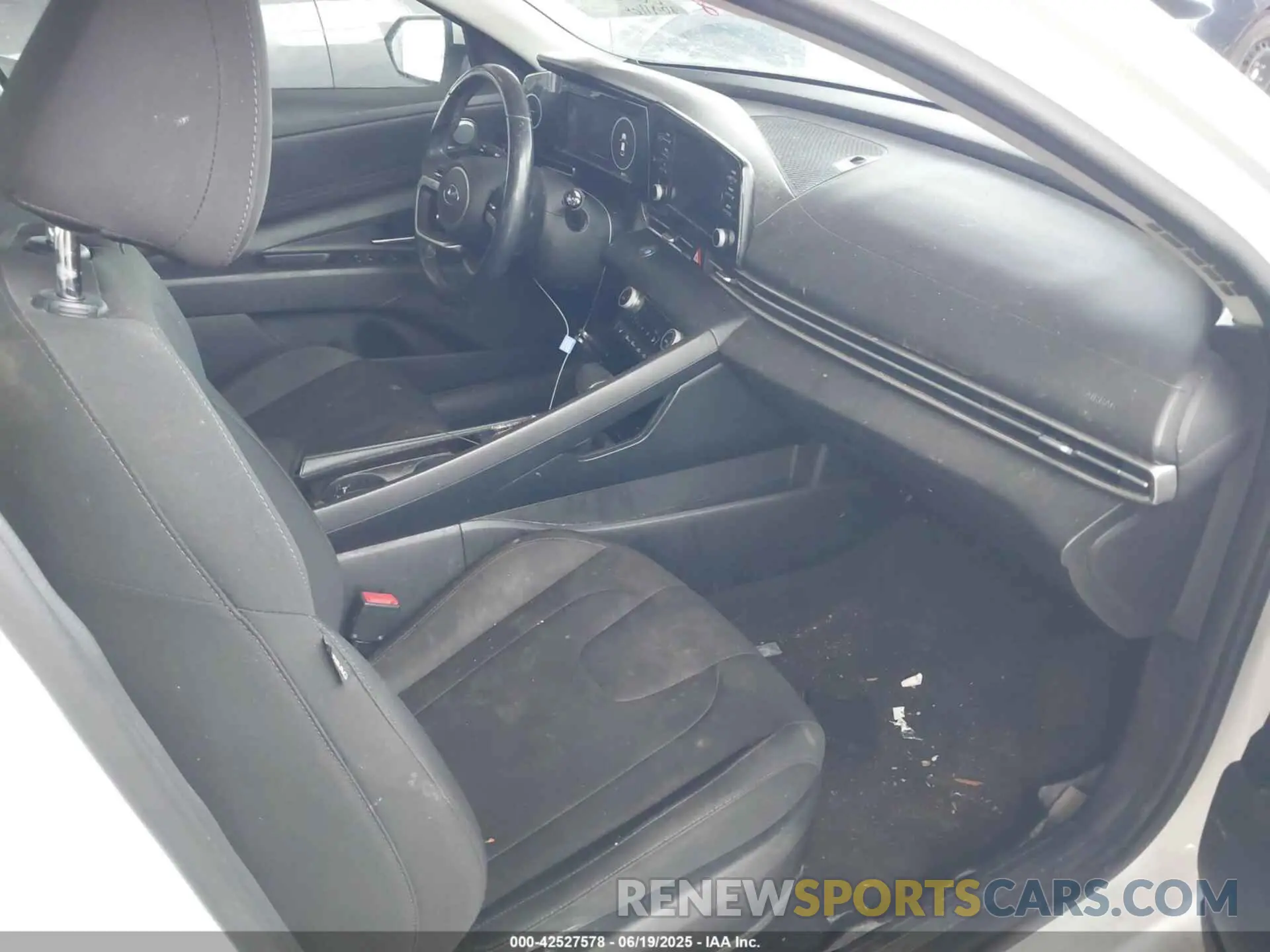5 Photograph of a damaged car 5NPLN4AG6MH015855 HYUNDAI ELANTRA 2021