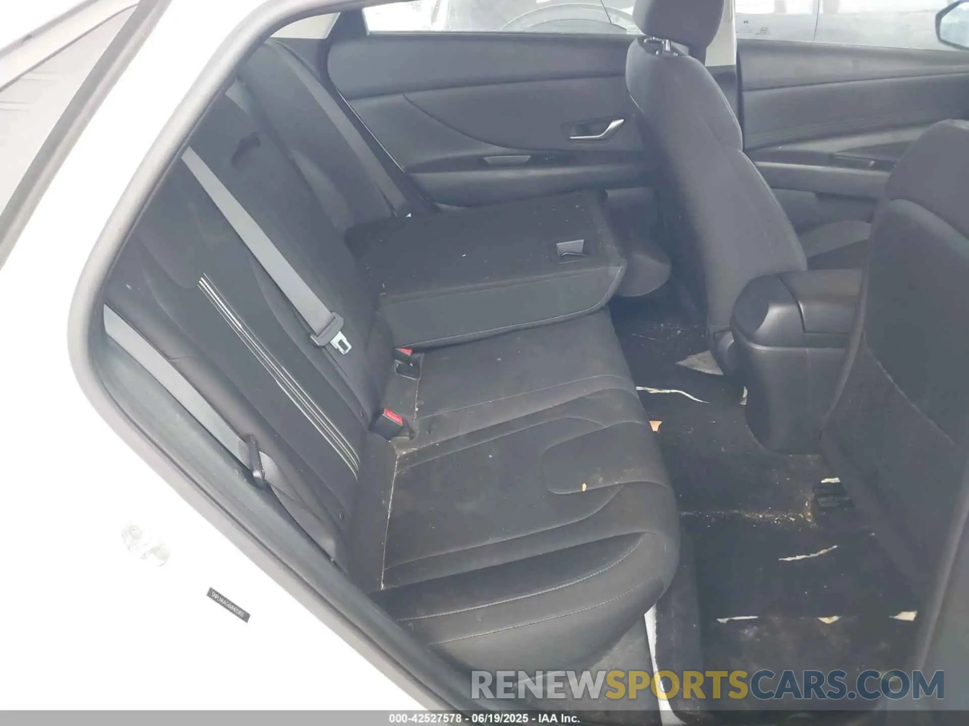 8 Photograph of a damaged car 5NPLN4AG6MH015855 HYUNDAI ELANTRA 2021