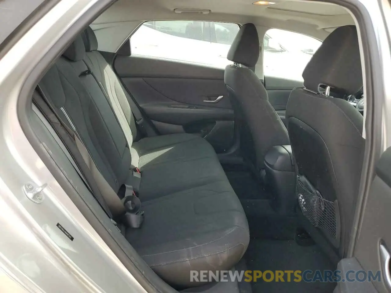 10 Photograph of a damaged car 5NPLN4AG6MH023633 HYUNDAI ELANTRA 2021