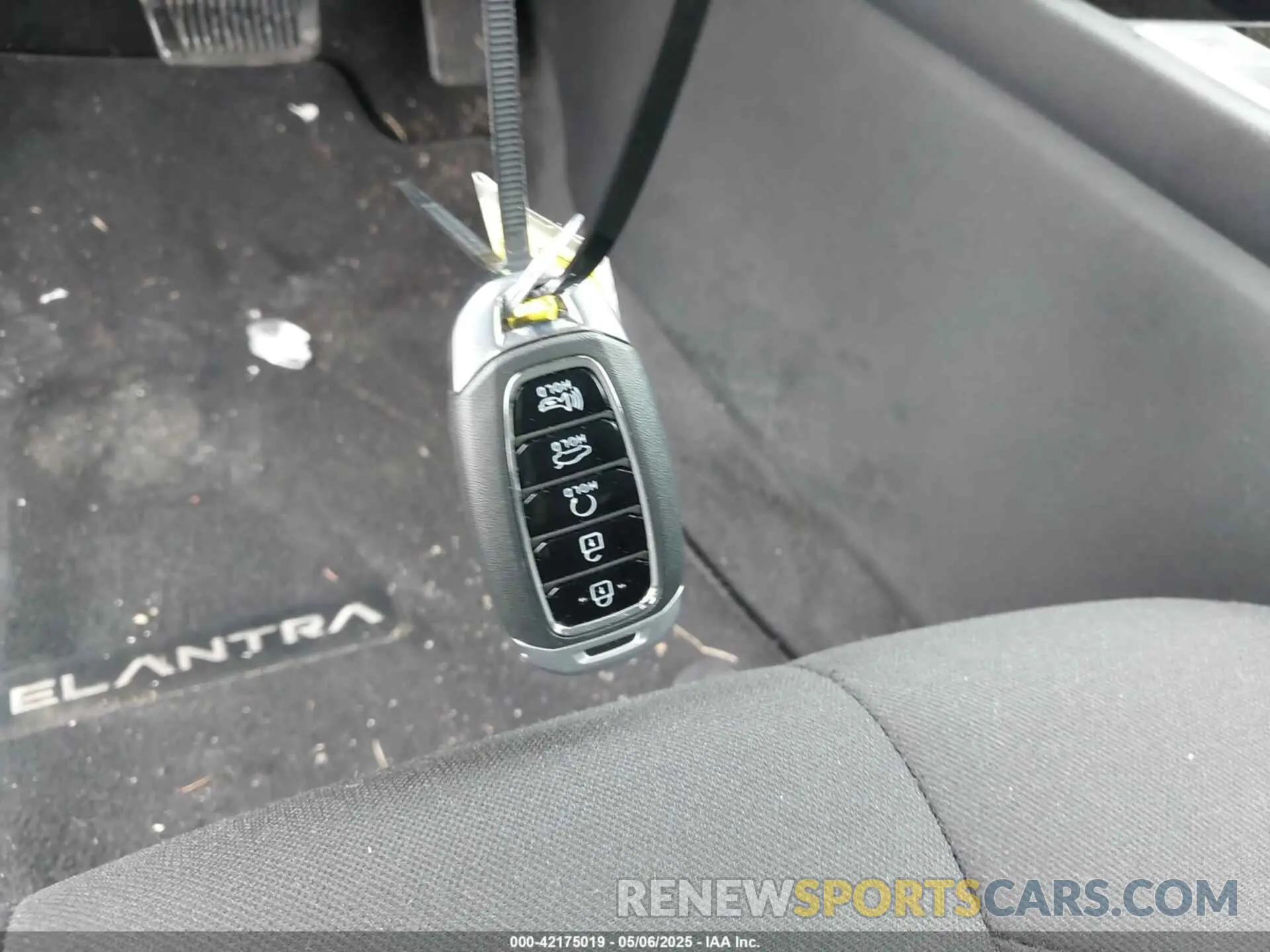 11 Photograph of a damaged car 5NPLN4AG7MH023110 HYUNDAI ELANTRA 2021