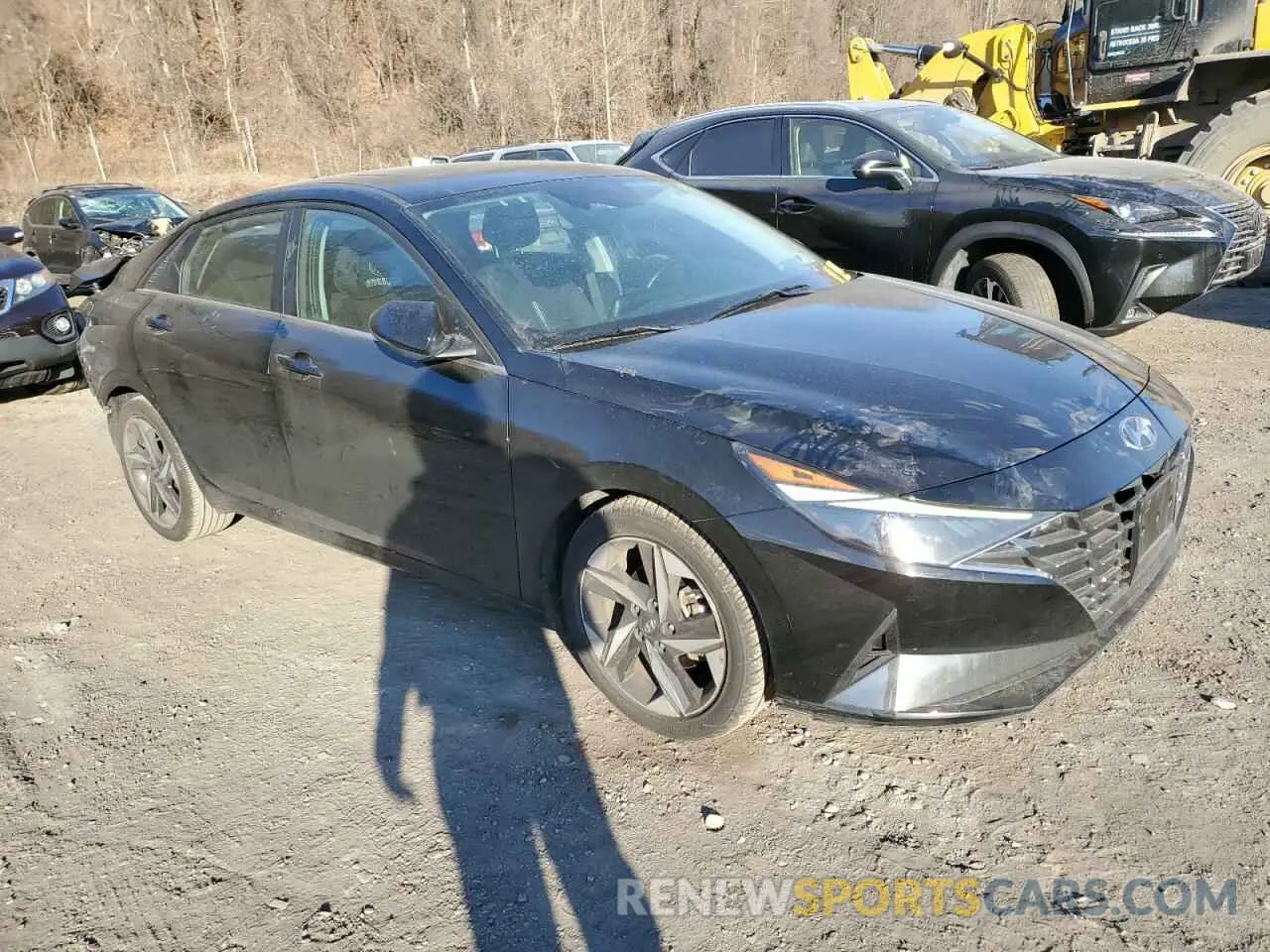4 Photograph of a damaged car 5NPLN4AG7MH035533 HYUNDAI ELANTRA 2021