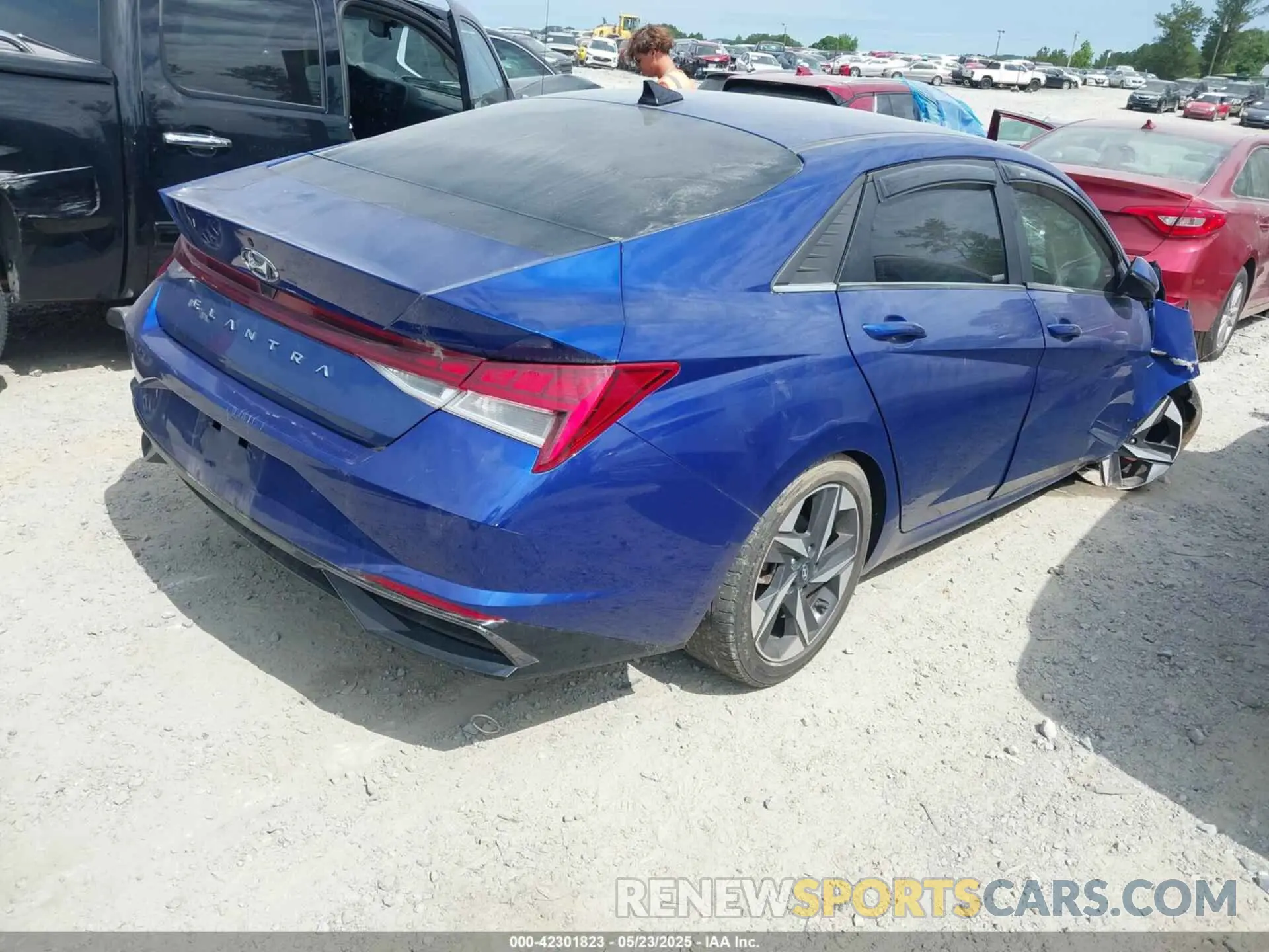 4 Photograph of a damaged car 5NPLN4AG8MH020572 HYUNDAI ELANTRA 2021