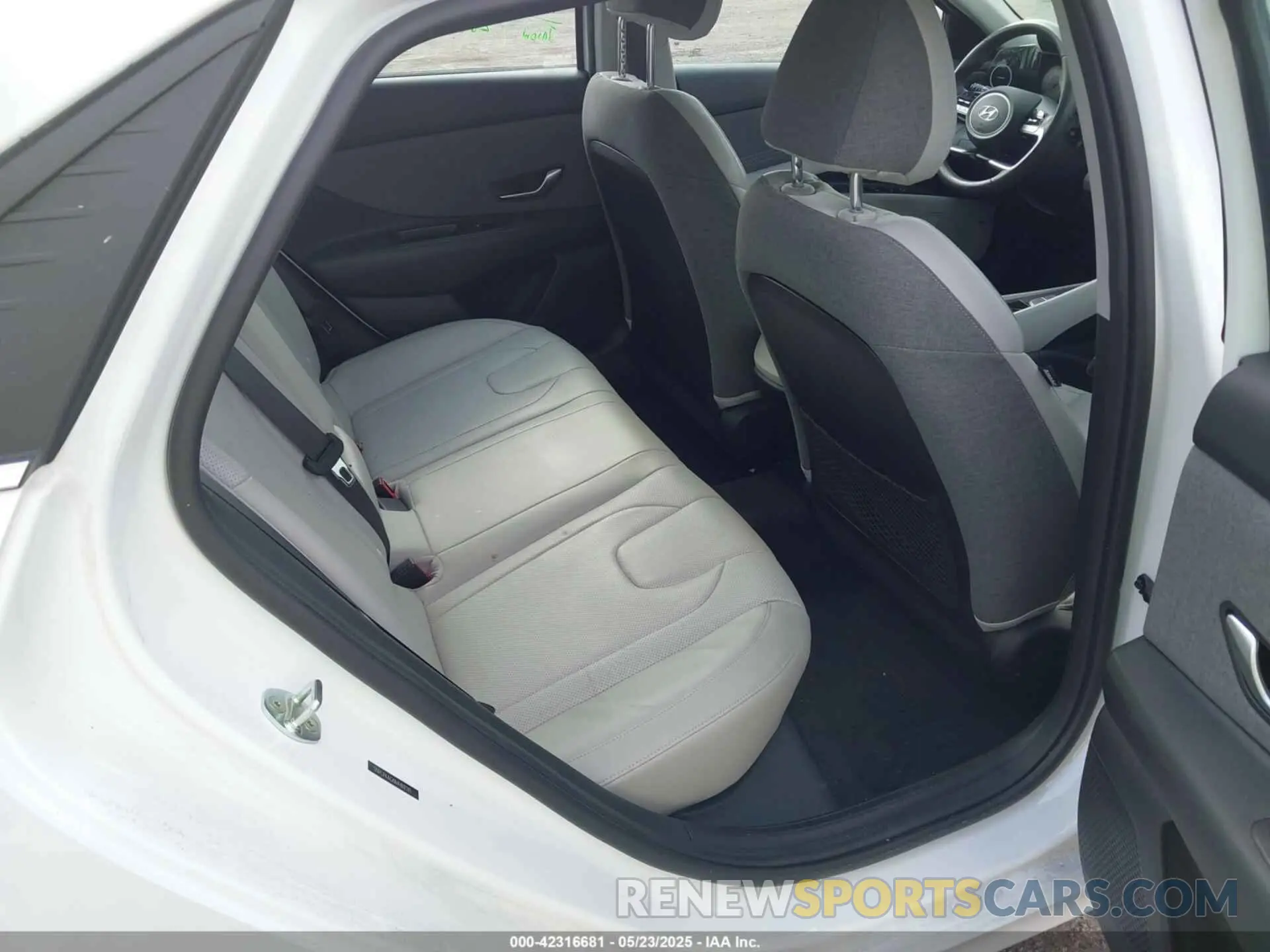 8 Photograph of a damaged car 5NPLP4AG0MH017241 HYUNDAI ELANTRA 2021