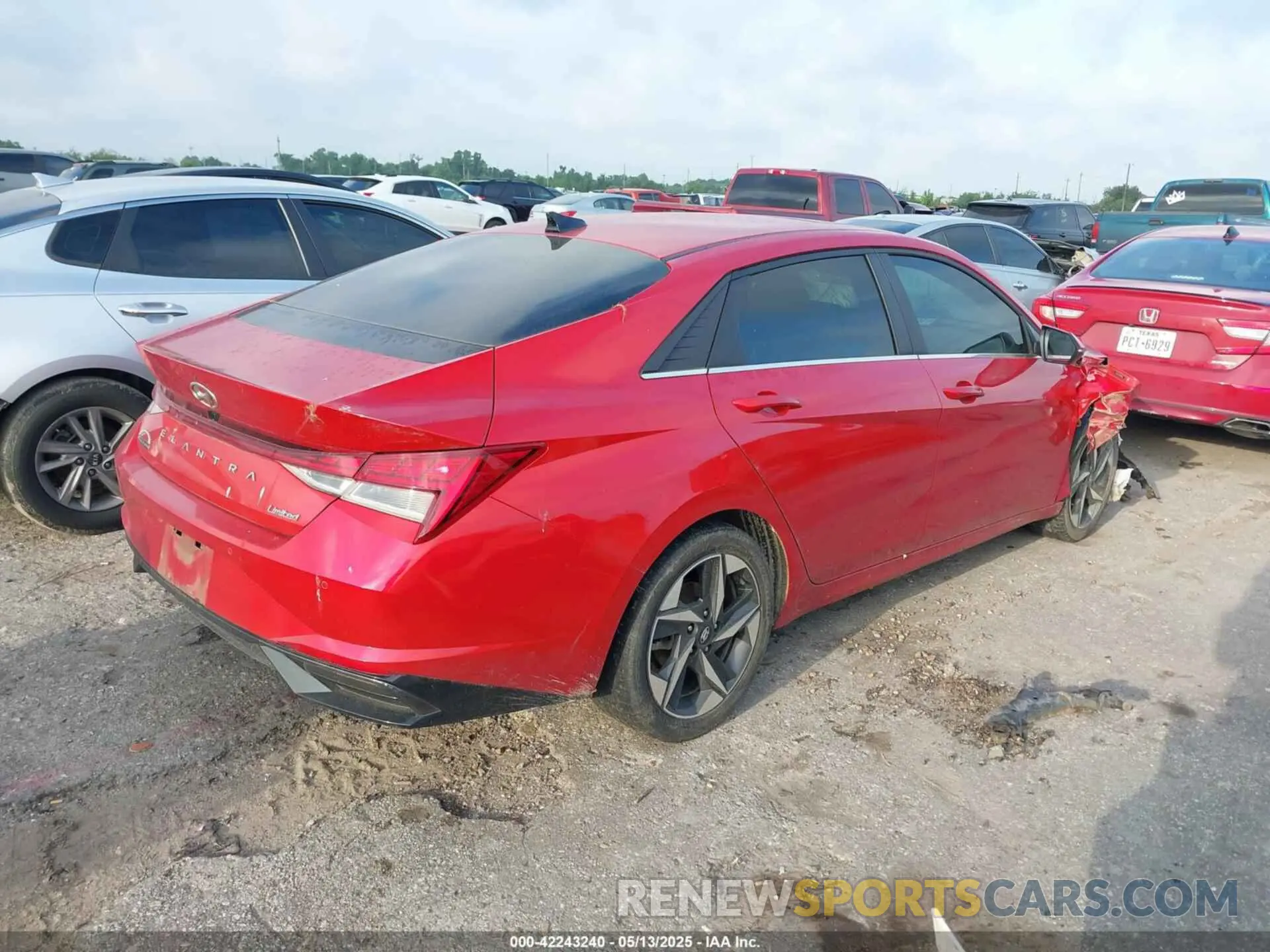 4 Photograph of a damaged car 5NPLP4AG1MH026157 HYUNDAI ELANTRA 2021