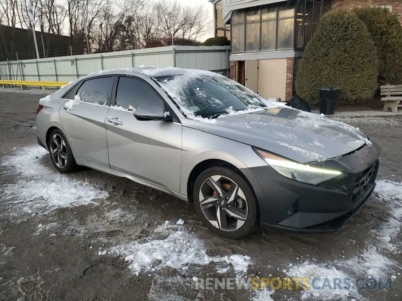 4 Photograph of a damaged car 5NPLP4AG6MH024310 HYUNDAI ELANTRA 2021