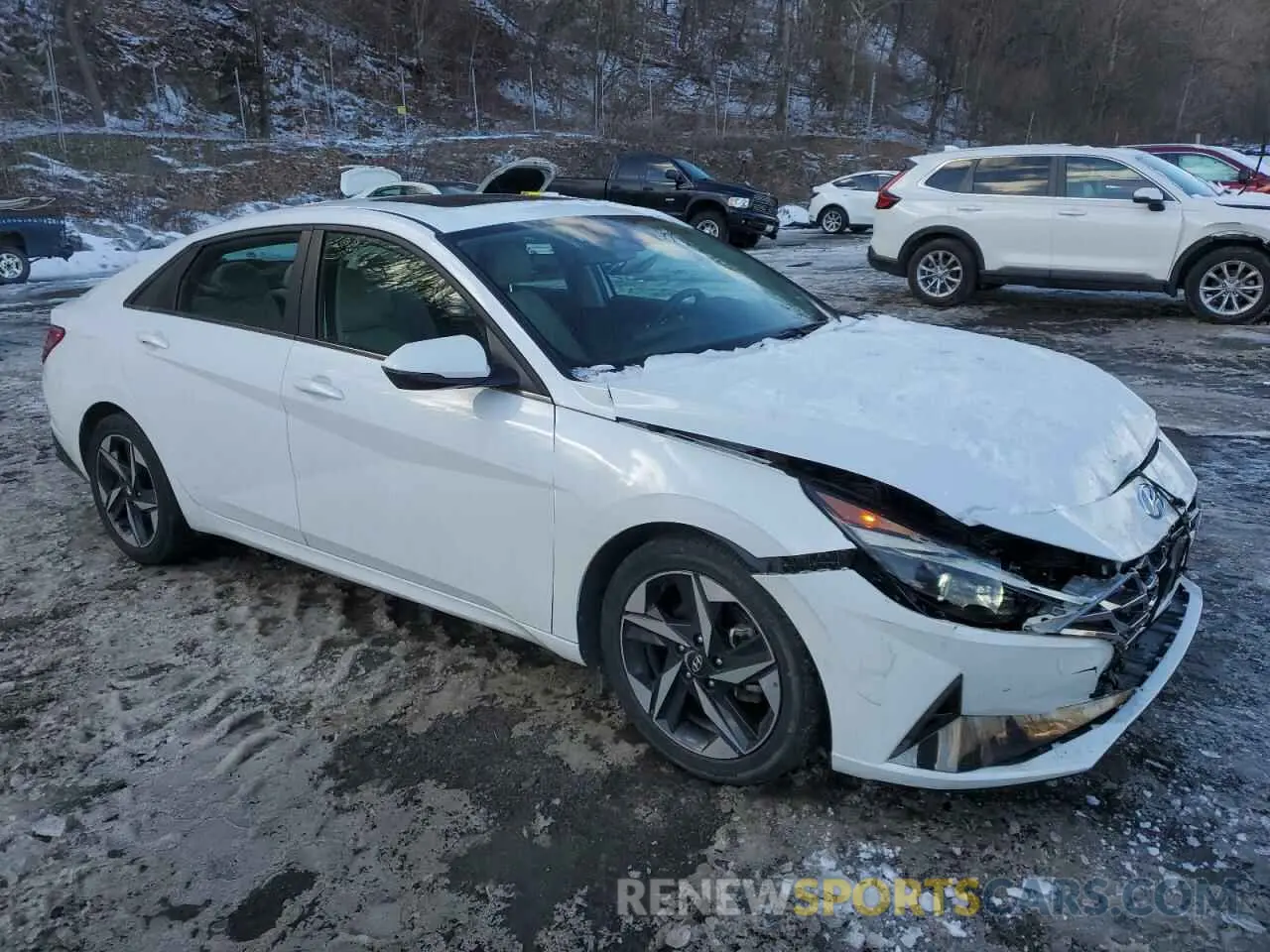 4 Photograph of a damaged car 5NPLP4AG9MH031719 HYUNDAI ELANTRA 2021