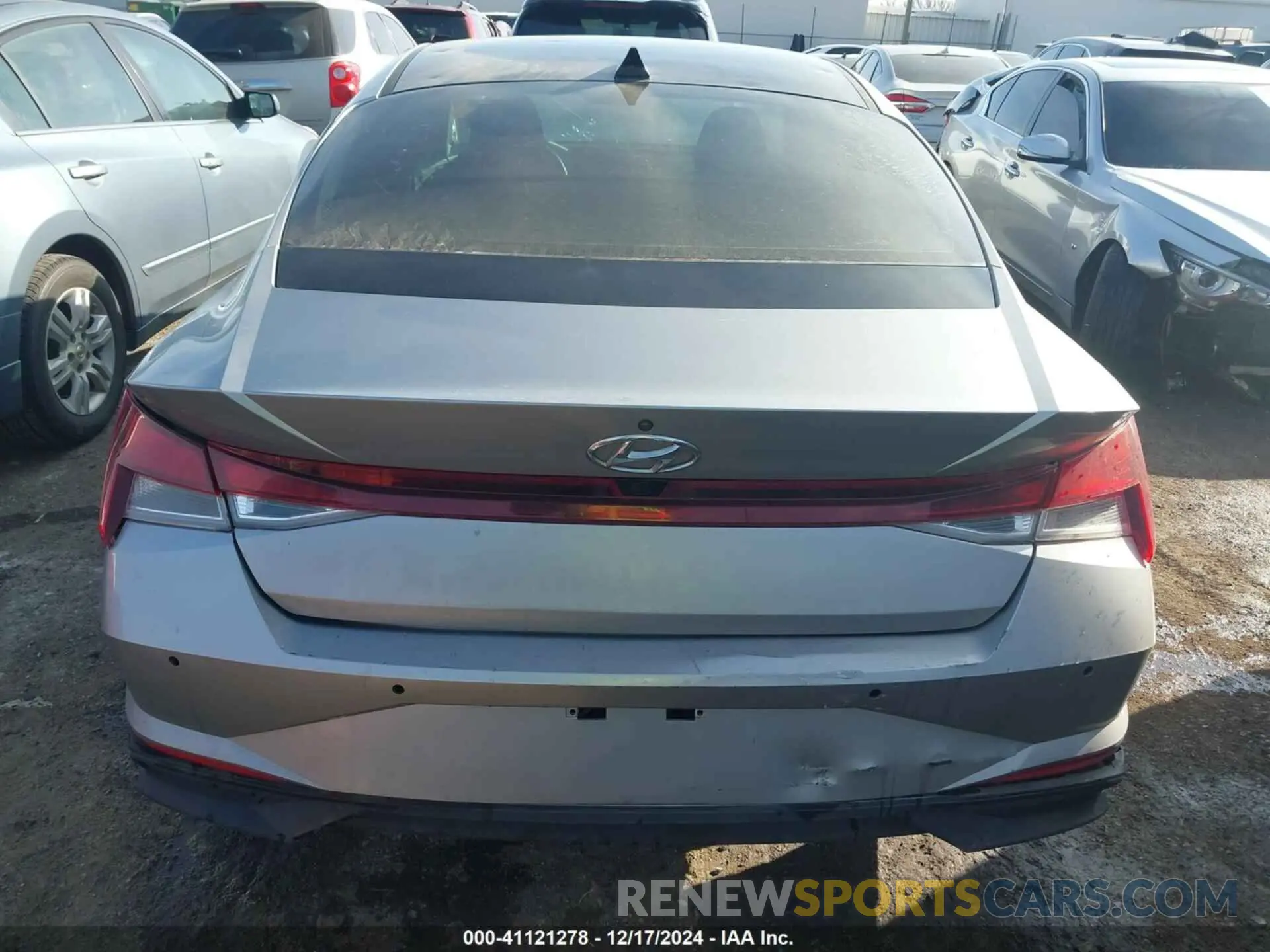 16 Photograph of a damaged car 5NPLS4AG0MH006027 HYUNDAI ELANTRA 2021