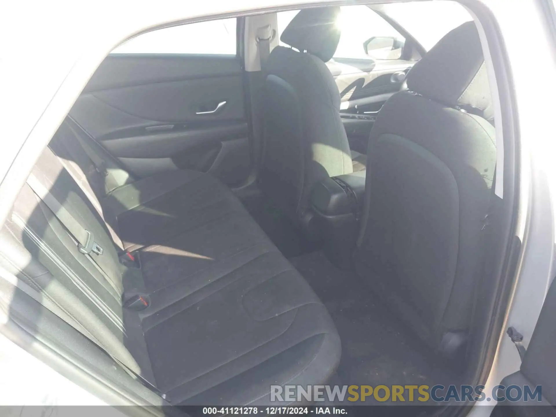 8 Photograph of a damaged car 5NPLS4AG0MH006027 HYUNDAI ELANTRA 2021