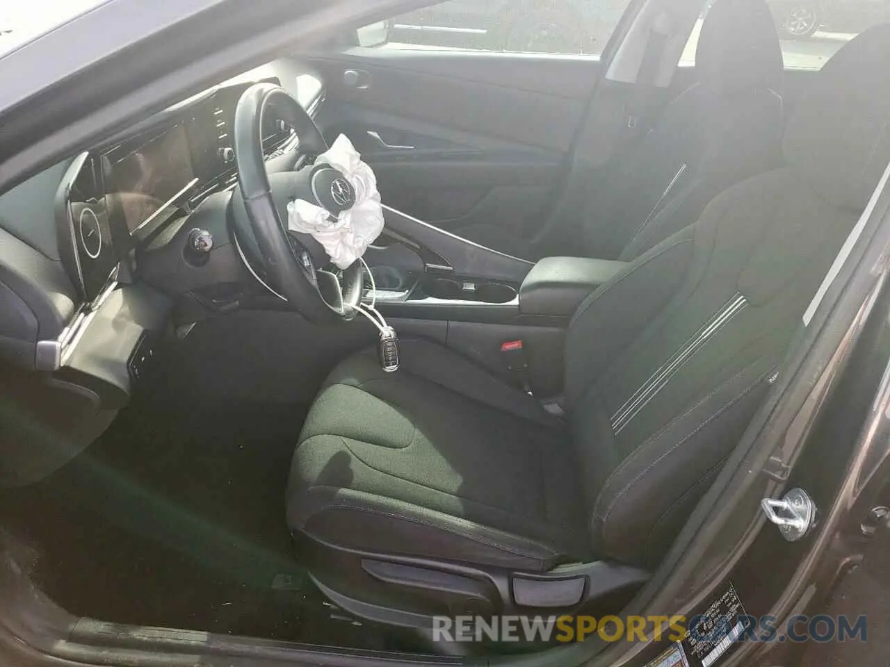 7 Photograph of a damaged car 5NPLS4AG1MH048951 HYUNDAI ELANTRA 2021
