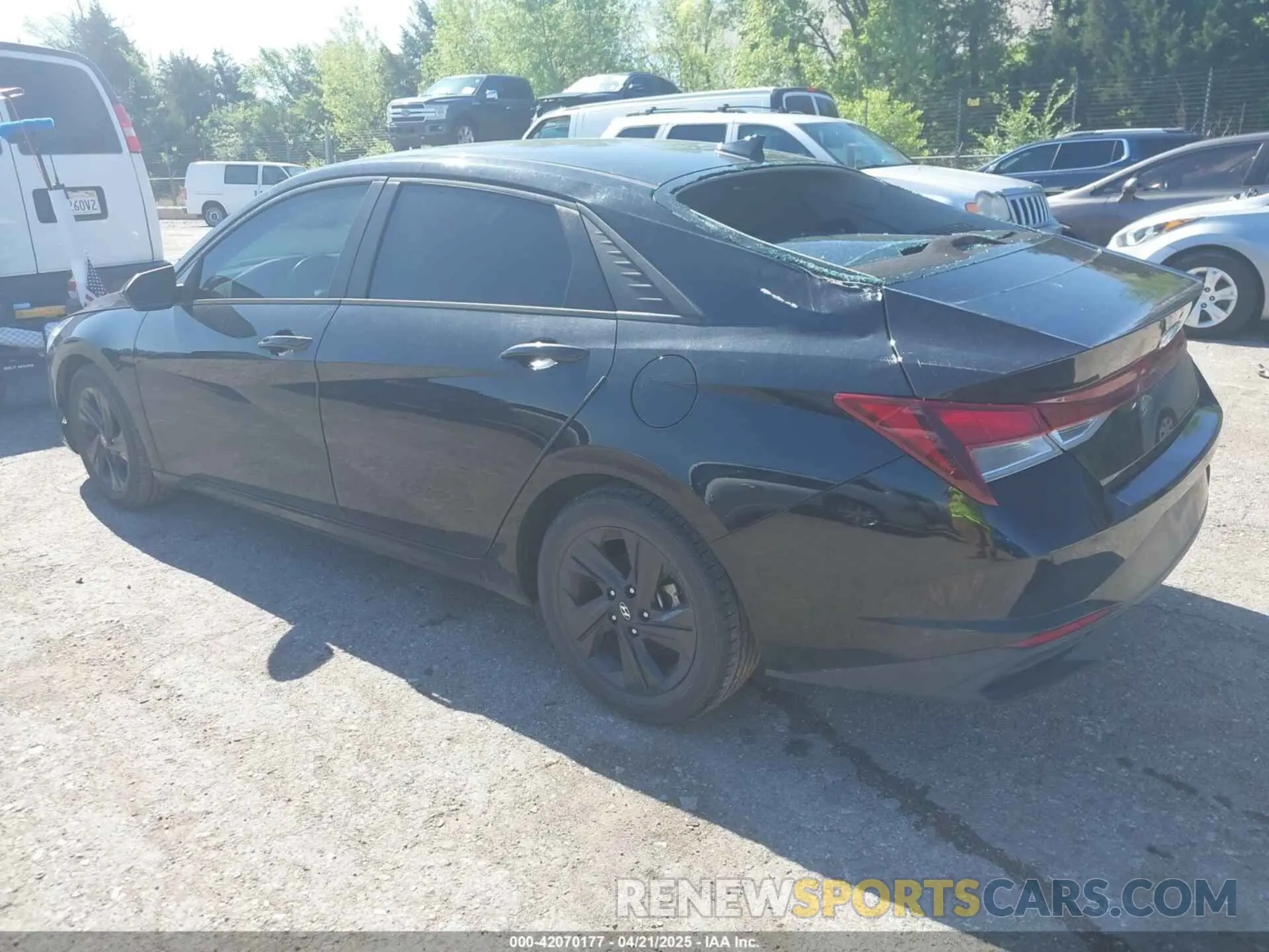 3 Photograph of a damaged car 5NPLS4AG2MH009981 HYUNDAI ELANTRA 2021