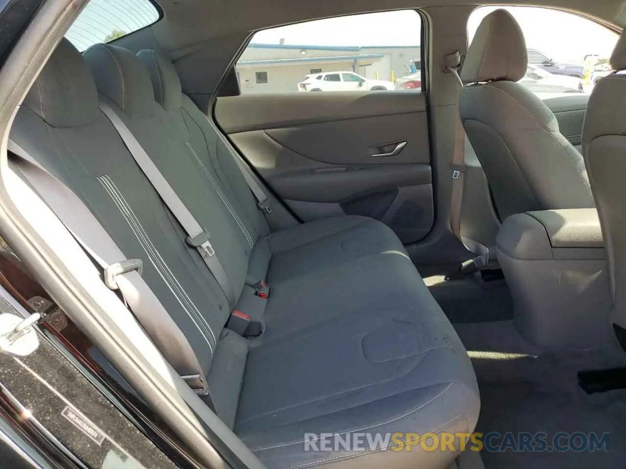 10 Photograph of a damaged car 5NPLS4AG2MH028174 HYUNDAI ELANTRA 2021