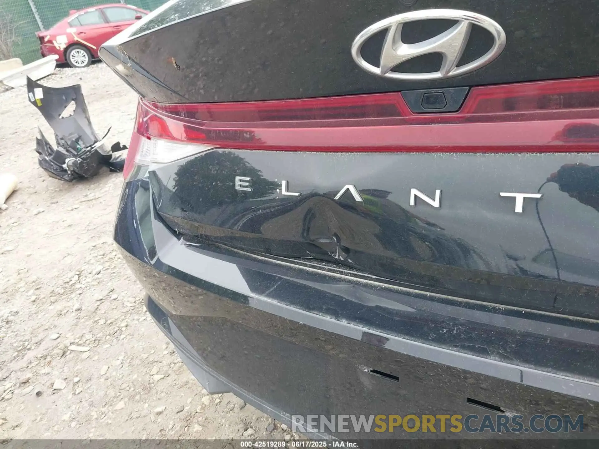 17 Photograph of a damaged car 5NPLS4AG3MH005017 HYUNDAI ELANTRA 2021