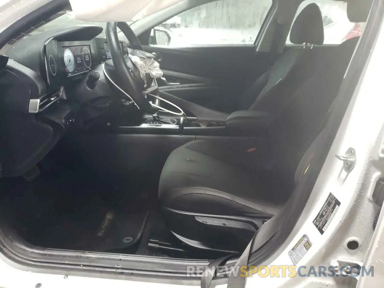 7 Photograph of a damaged car 5NPLS4AG3MH005597 HYUNDAI ELANTRA 2021