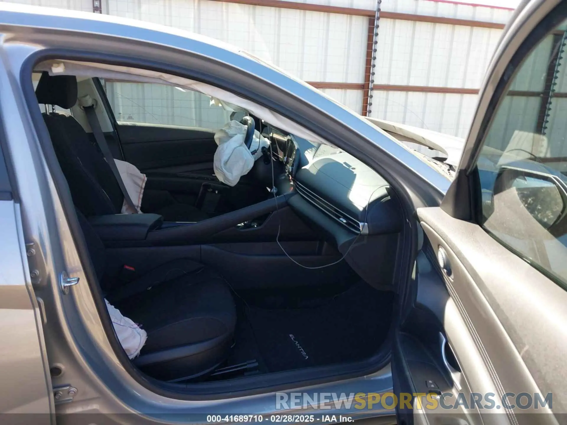 5 Photograph of a damaged car 5NPLS4AG3MH007513 HYUNDAI ELANTRA 2021