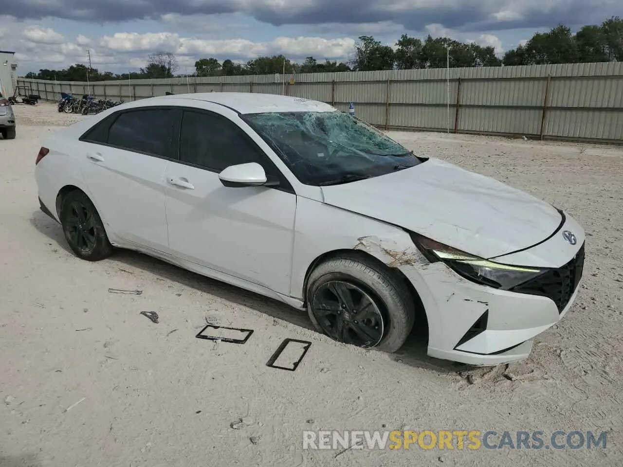 4 Photograph of a damaged car 5NPLS4AG3MH048403 HYUNDAI ELANTRA 2021