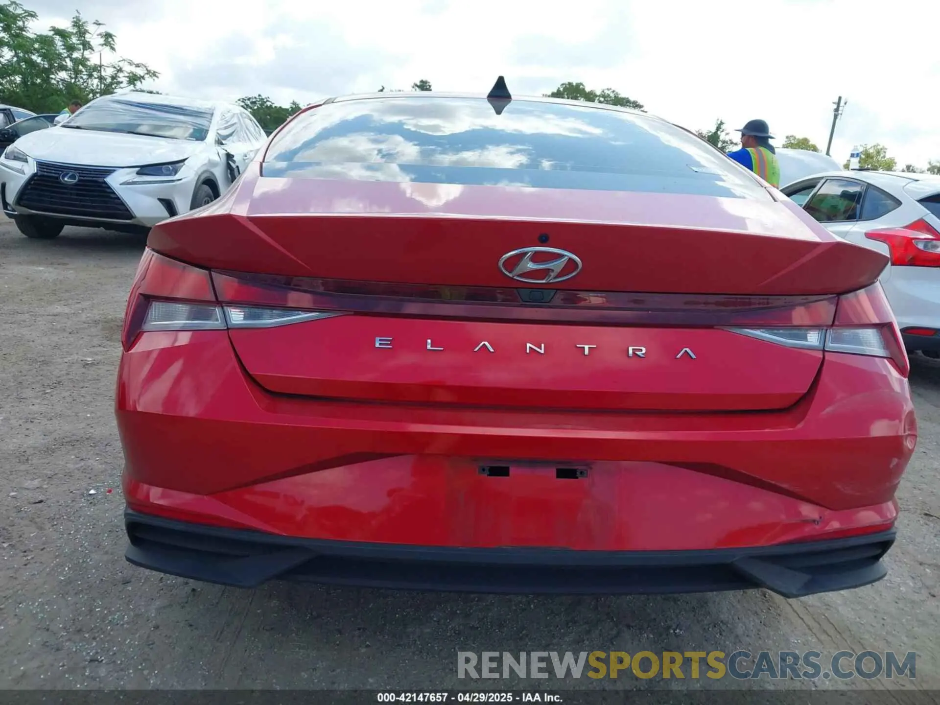 16 Photograph of a damaged car 5NPLS4AG3MH052015 HYUNDAI ELANTRA 2021