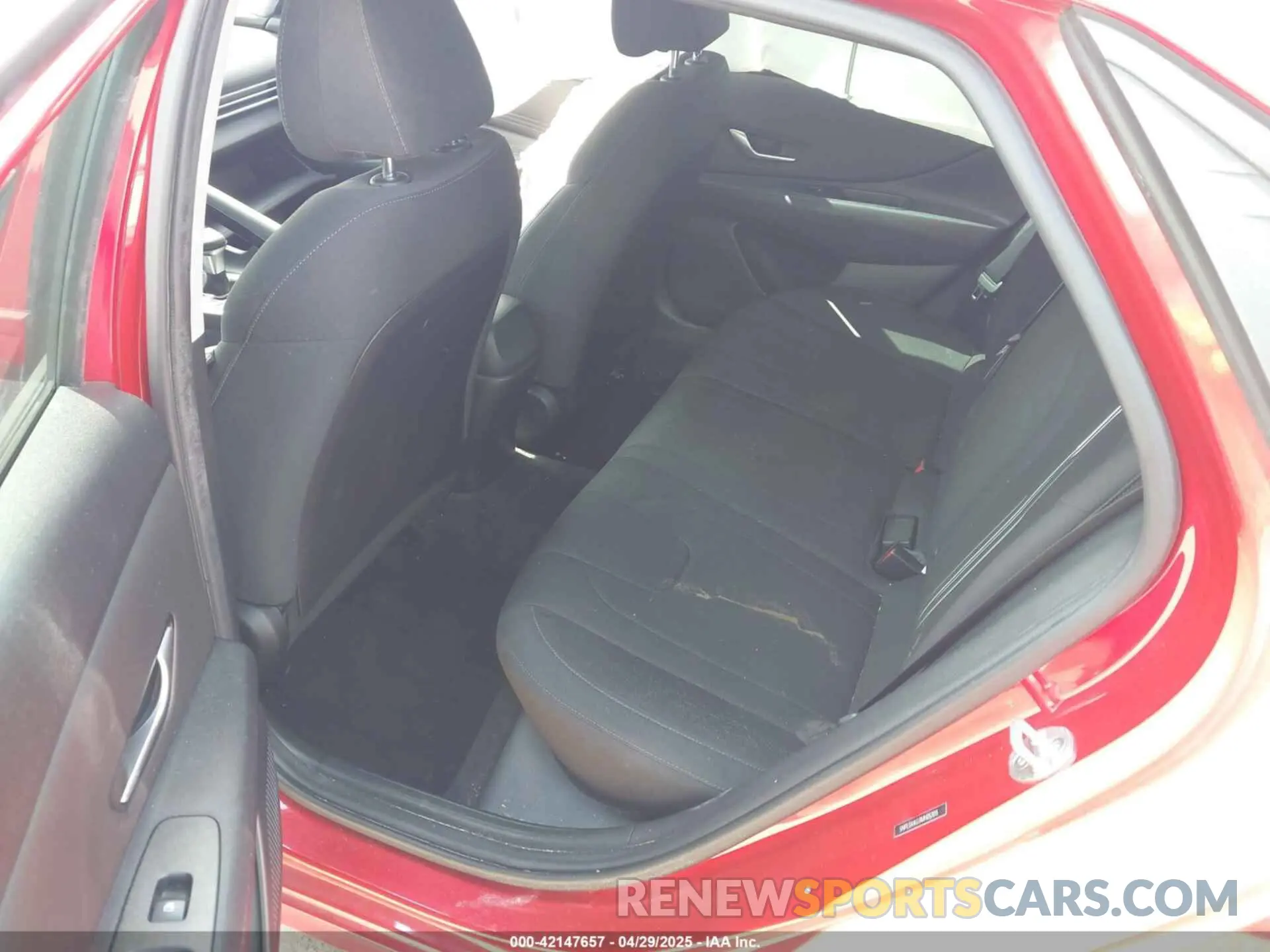 8 Photograph of a damaged car 5NPLS4AG3MH052015 HYUNDAI ELANTRA 2021