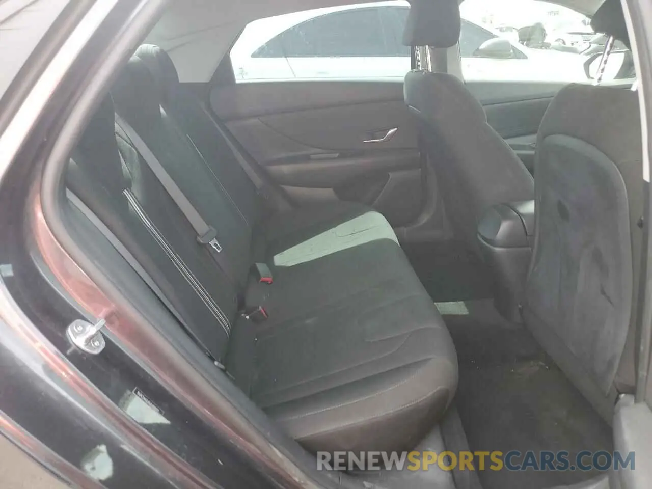 10 Photograph of a damaged car 5NPLS4AG5MH008291 HYUNDAI ELANTRA 2021