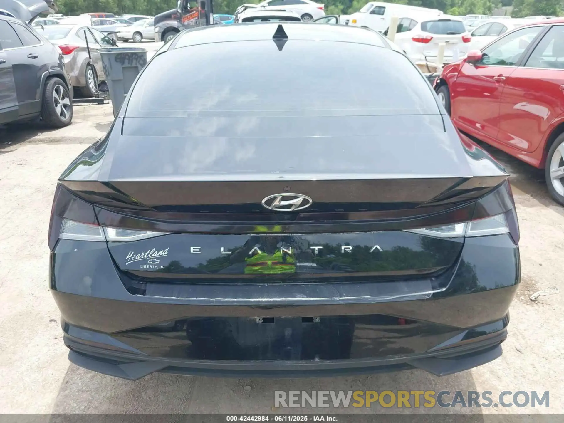 16 Photograph of a damaged car 5NPLS4AG5MH040514 HYUNDAI ELANTRA 2021