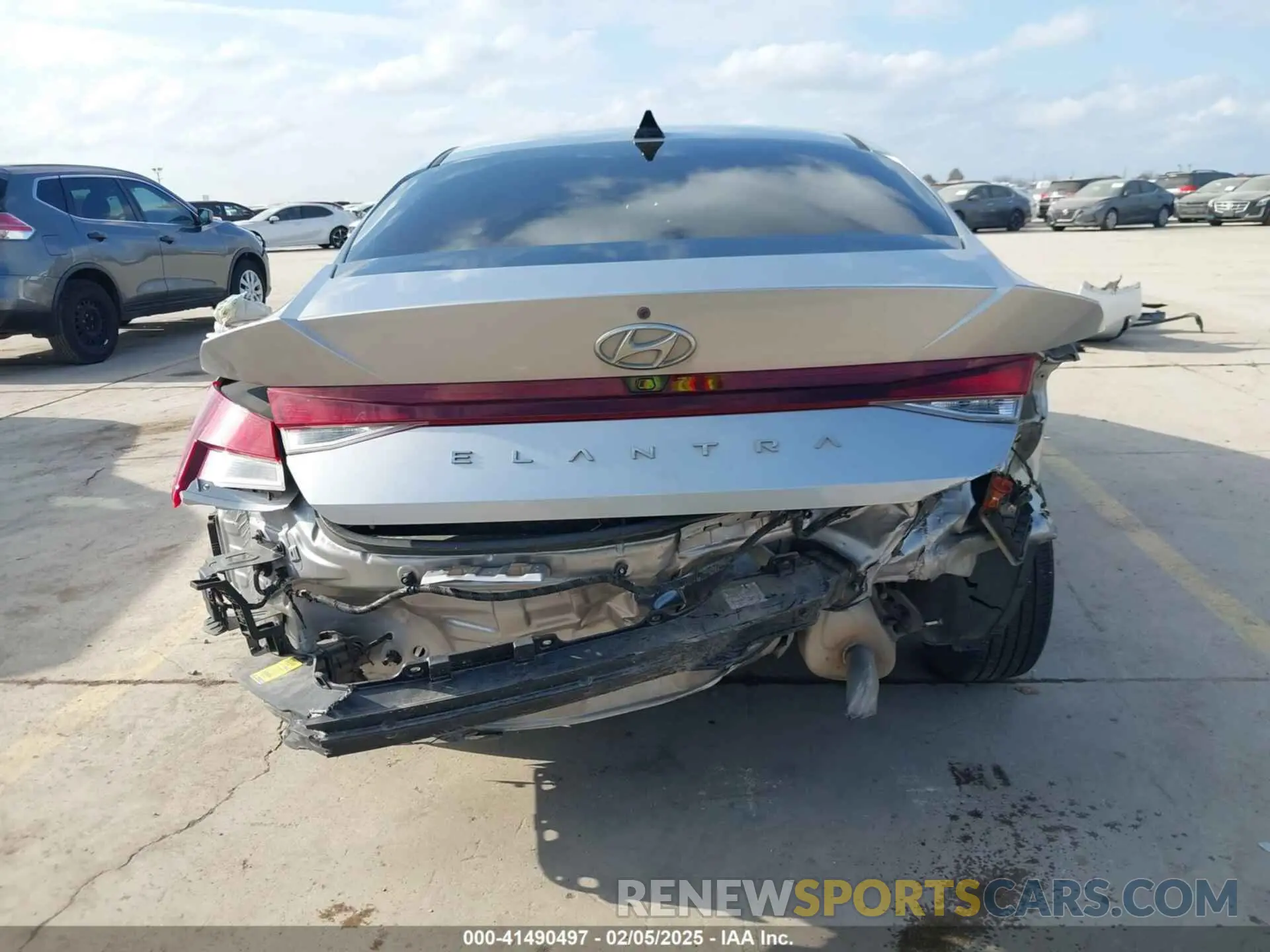 17 Photograph of a damaged car 5NPLS4AG5MH044224 HYUNDAI ELANTRA 2021