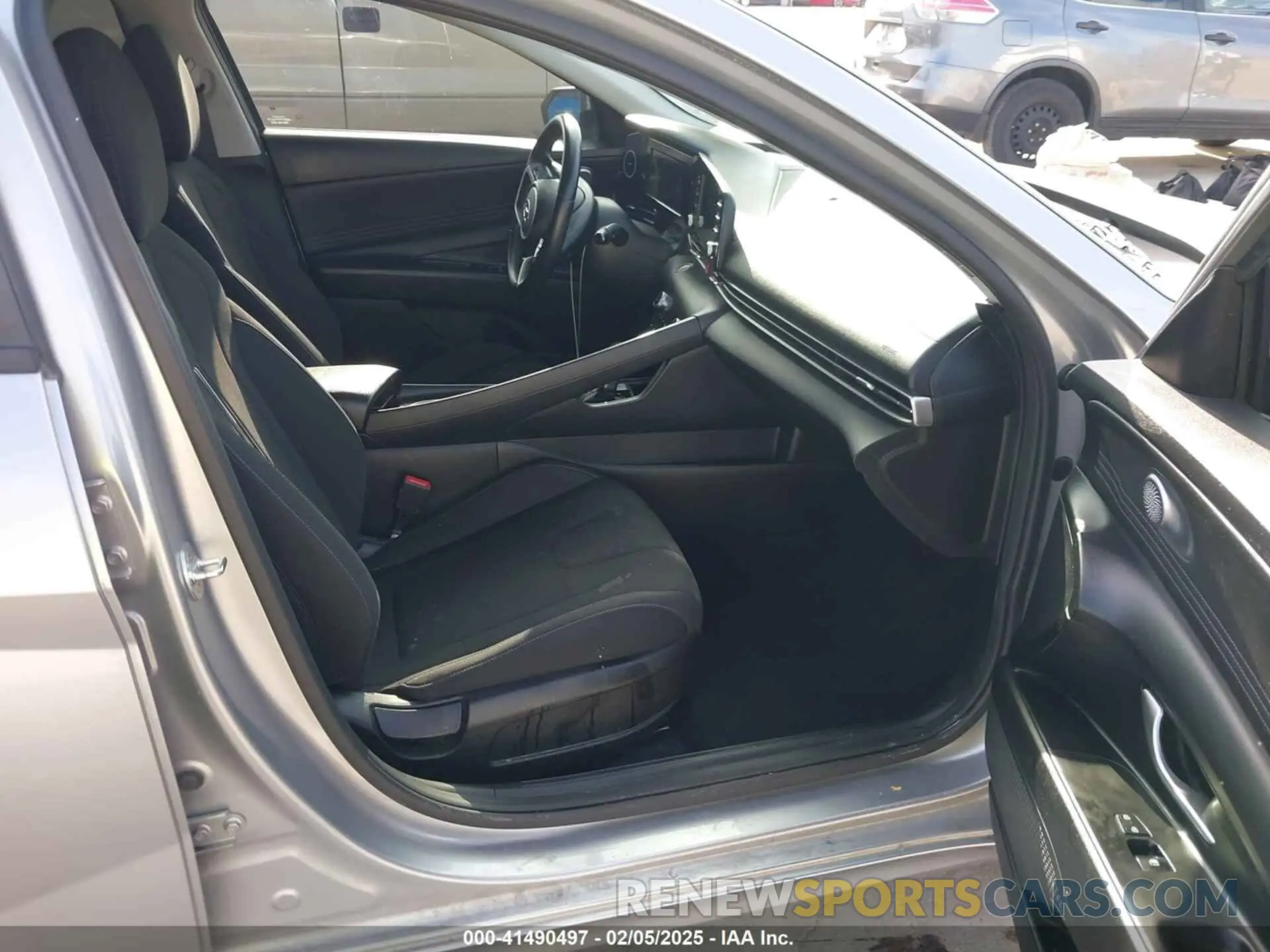 5 Photograph of a damaged car 5NPLS4AG5MH044224 HYUNDAI ELANTRA 2021