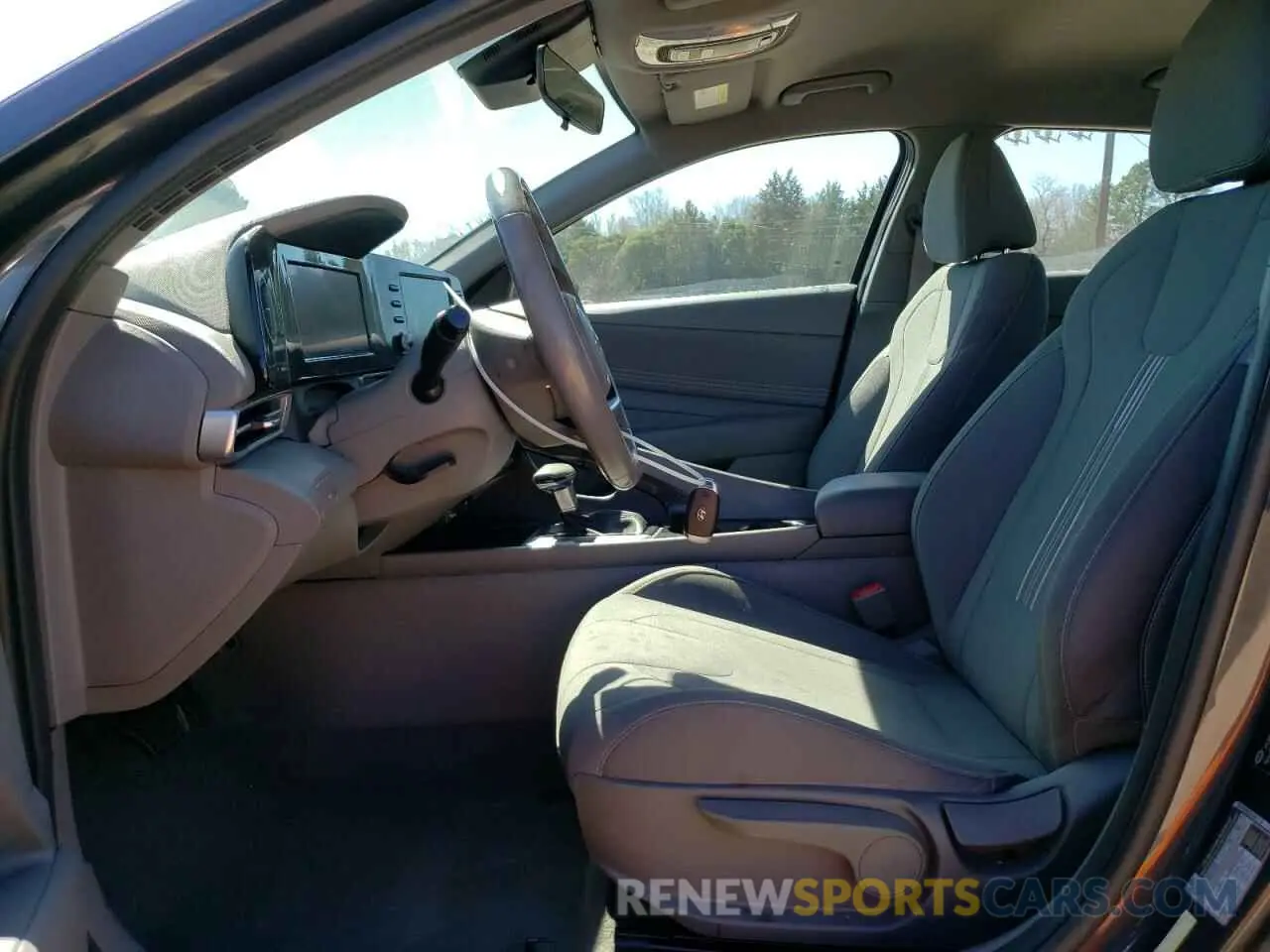 7 Photograph of a damaged car 5NPLS4AG6MH011877 HYUNDAI ELANTRA 2021