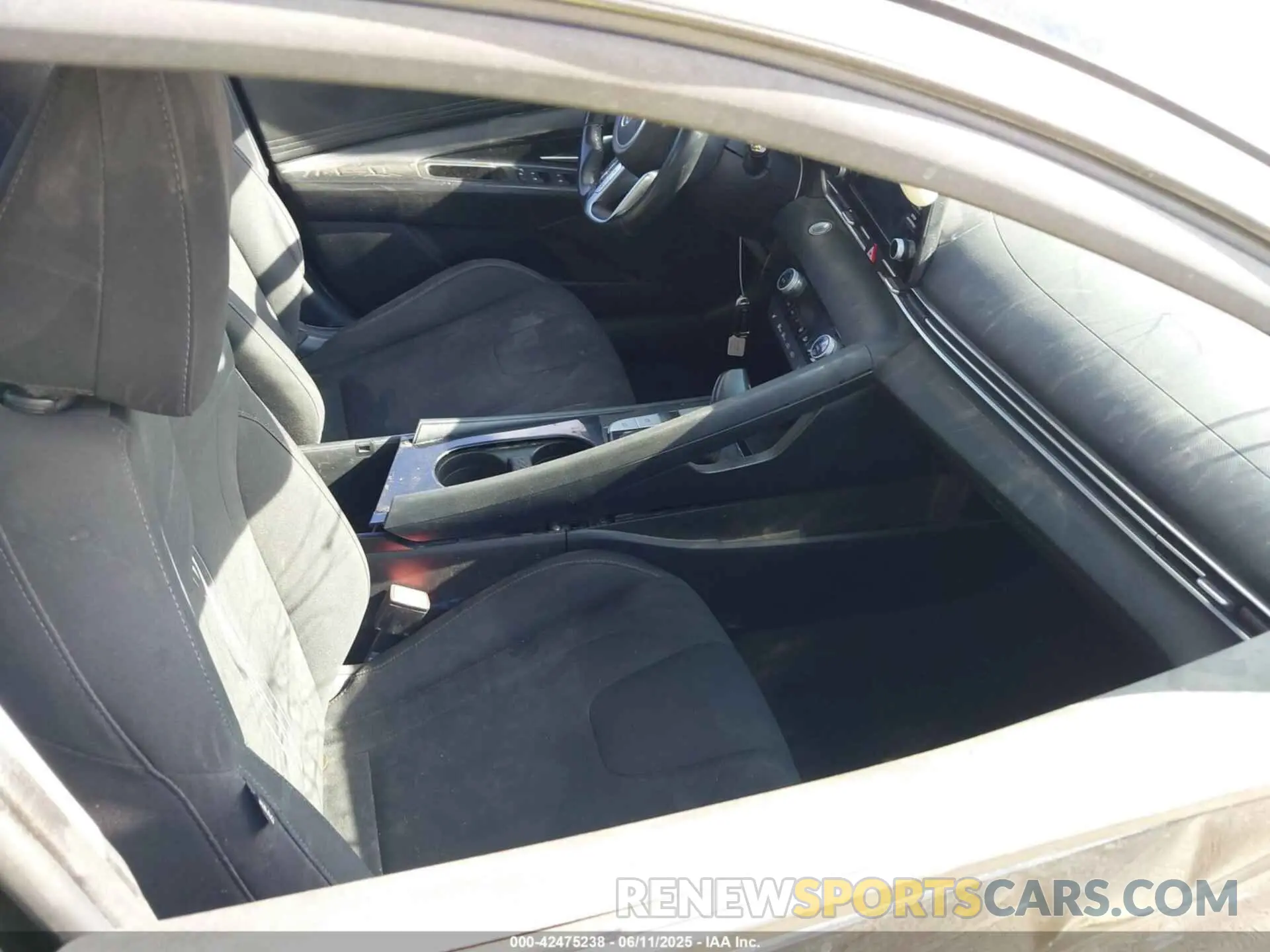 5 Photograph of a damaged car 5NPLS4AG6MH021132 HYUNDAI ELANTRA 2021