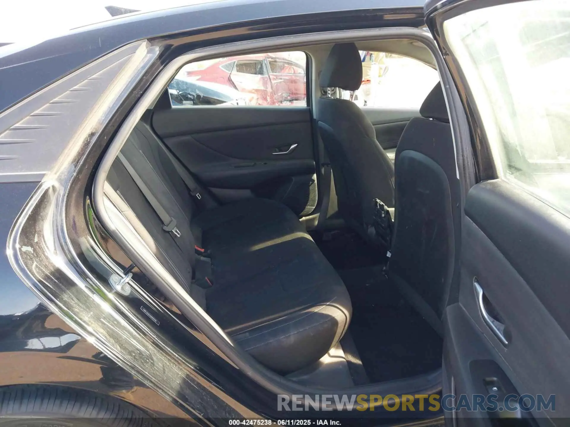 8 Photograph of a damaged car 5NPLS4AG6MH021132 HYUNDAI ELANTRA 2021