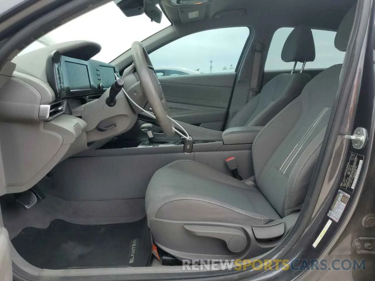 7 Photograph of a damaged car 5NPLS4AG6MH022104 HYUNDAI ELANTRA 2021