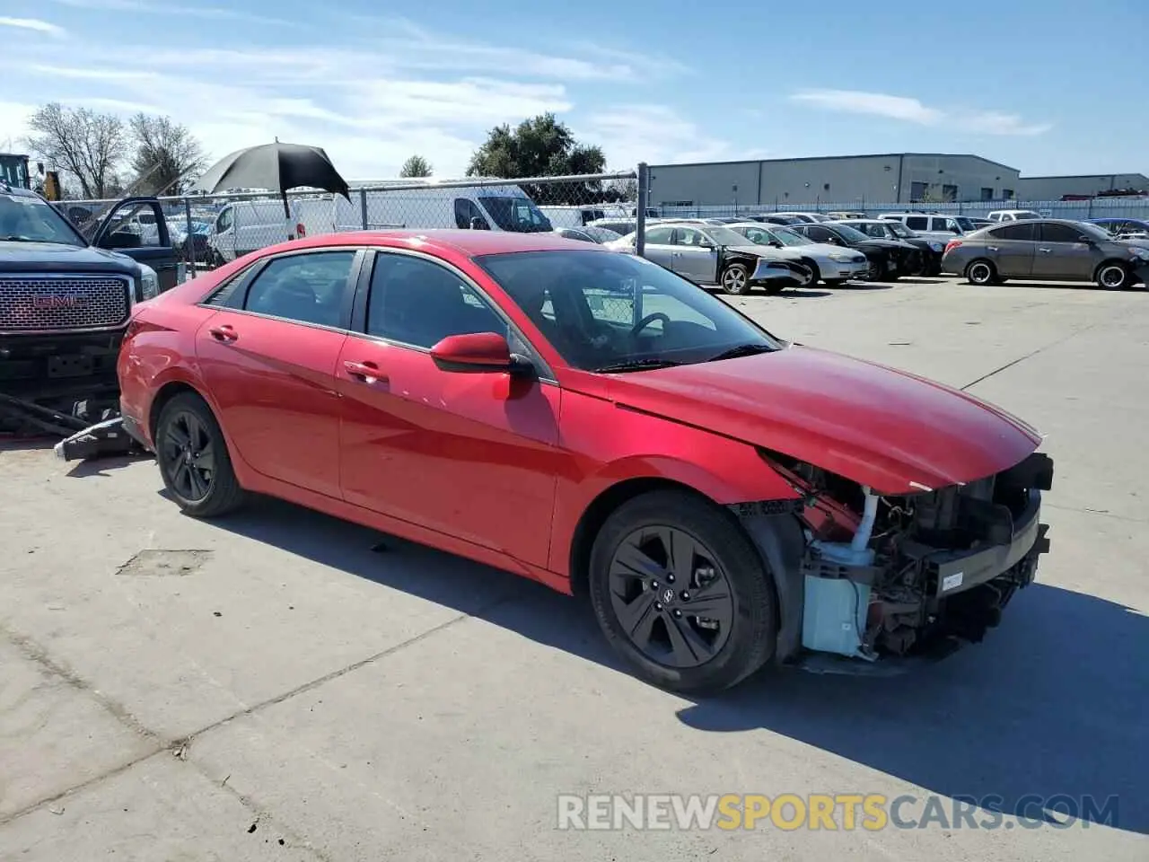 4 Photograph of a damaged car 5NPLS4AG6MH027982 HYUNDAI ELANTRA 2021