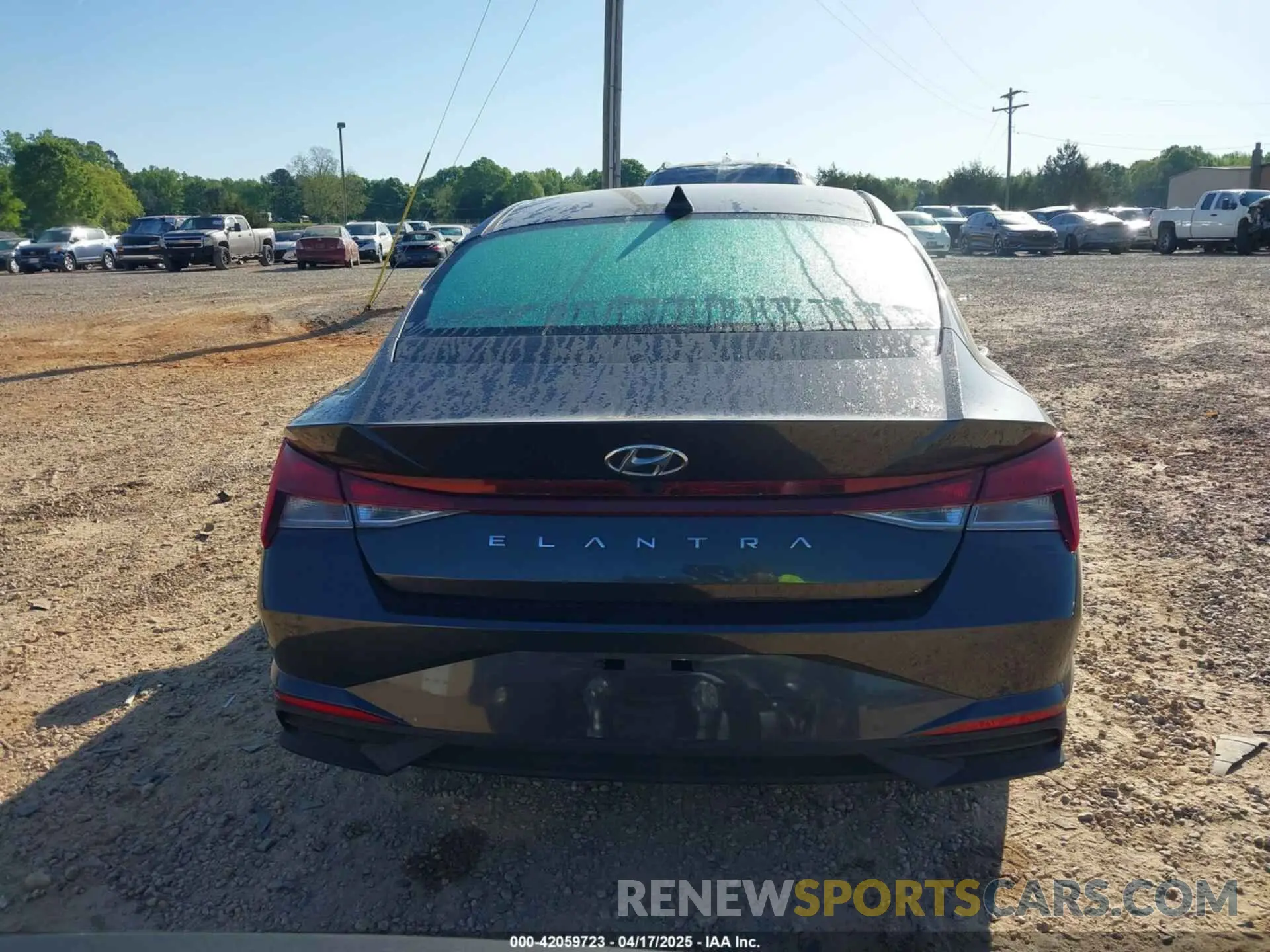17 Photograph of a damaged car 5NPLS4AG6MH034172 HYUNDAI ELANTRA 2021