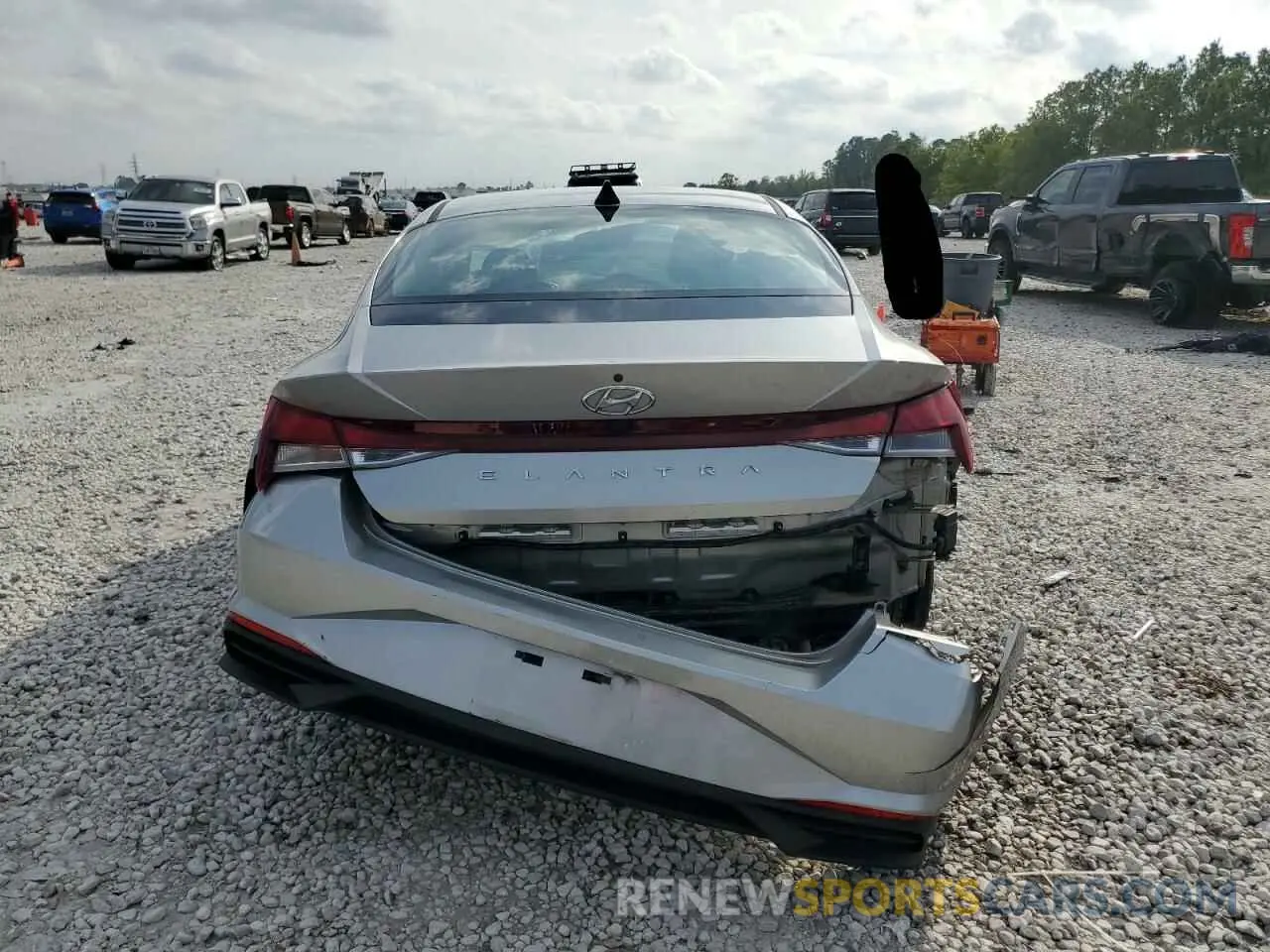 6 Photograph of a damaged car 5NPLS4AG7MH009104 HYUNDAI ELANTRA 2021