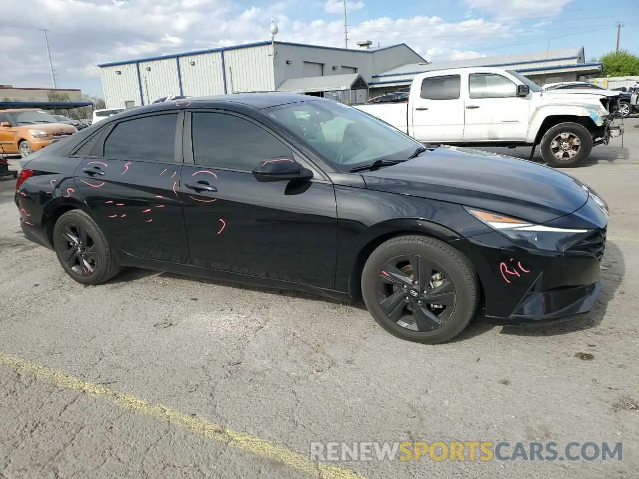 4 Photograph of a damaged car 5NPLS4AG7MH017638 HYUNDAI ELANTRA 2021