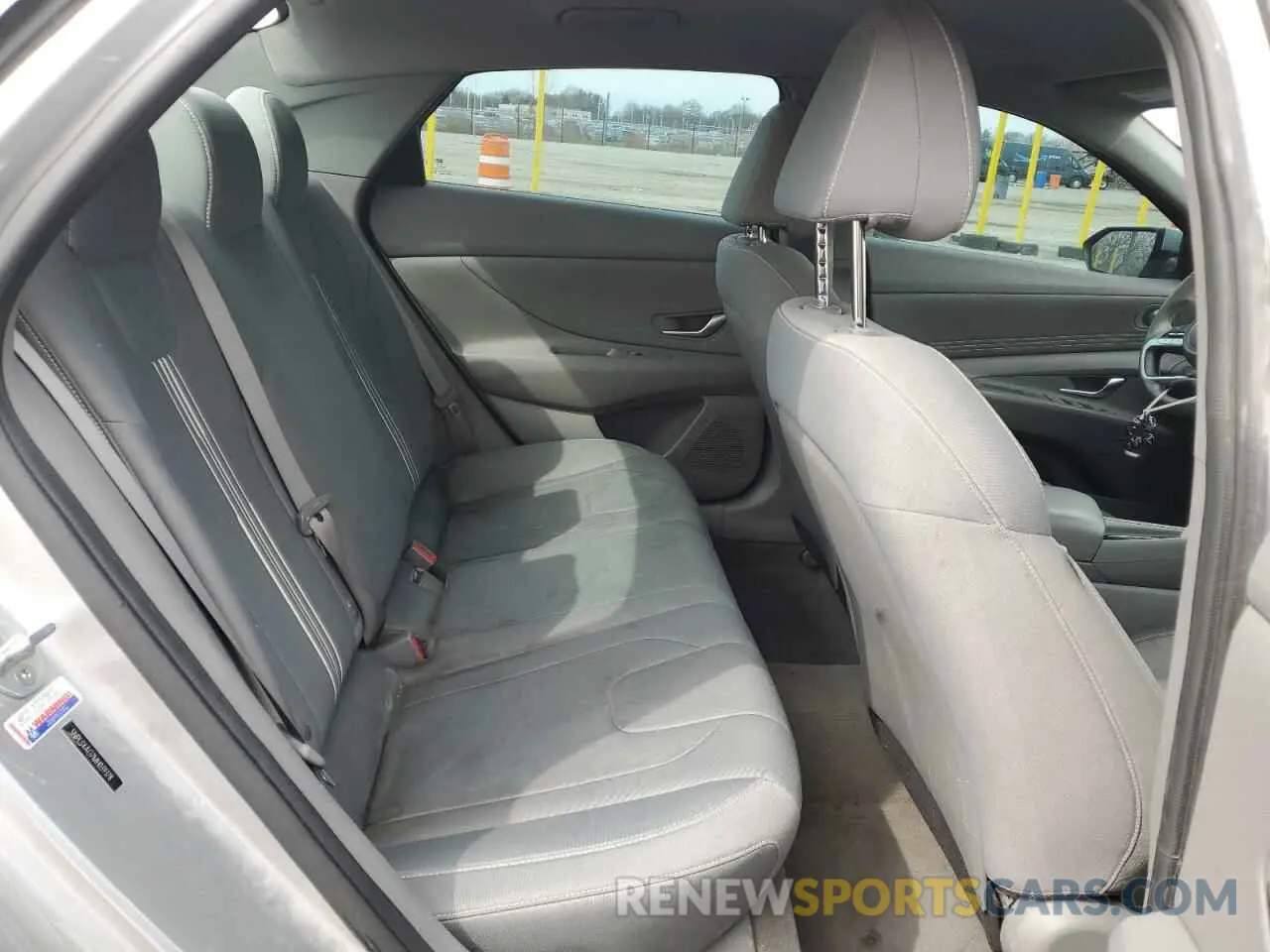 10 Photograph of a damaged car 5NPLS4AG7MH039378 HYUNDAI ELANTRA 2021
