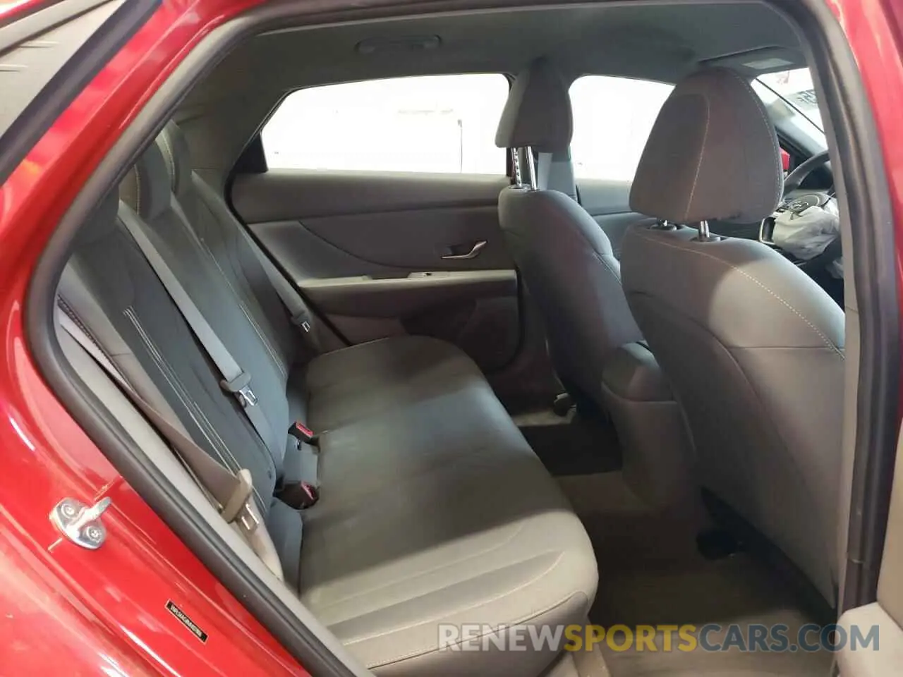 10 Photograph of a damaged car 5NPLS4AG8MH027806 HYUNDAI ELANTRA 2021