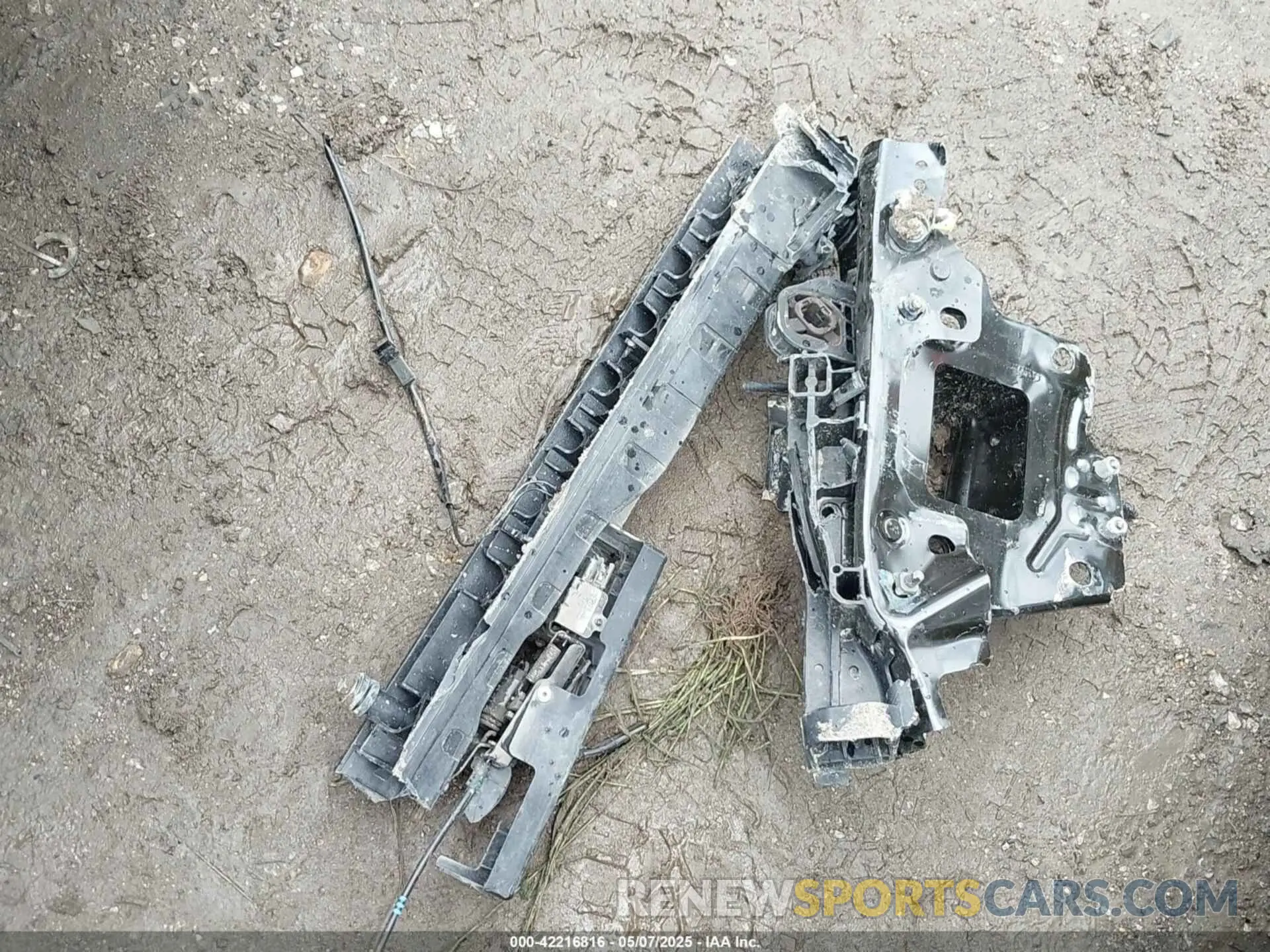 11 Photograph of a damaged car 5NPLS4AG9MH032206 HYUNDAI ELANTRA 2021