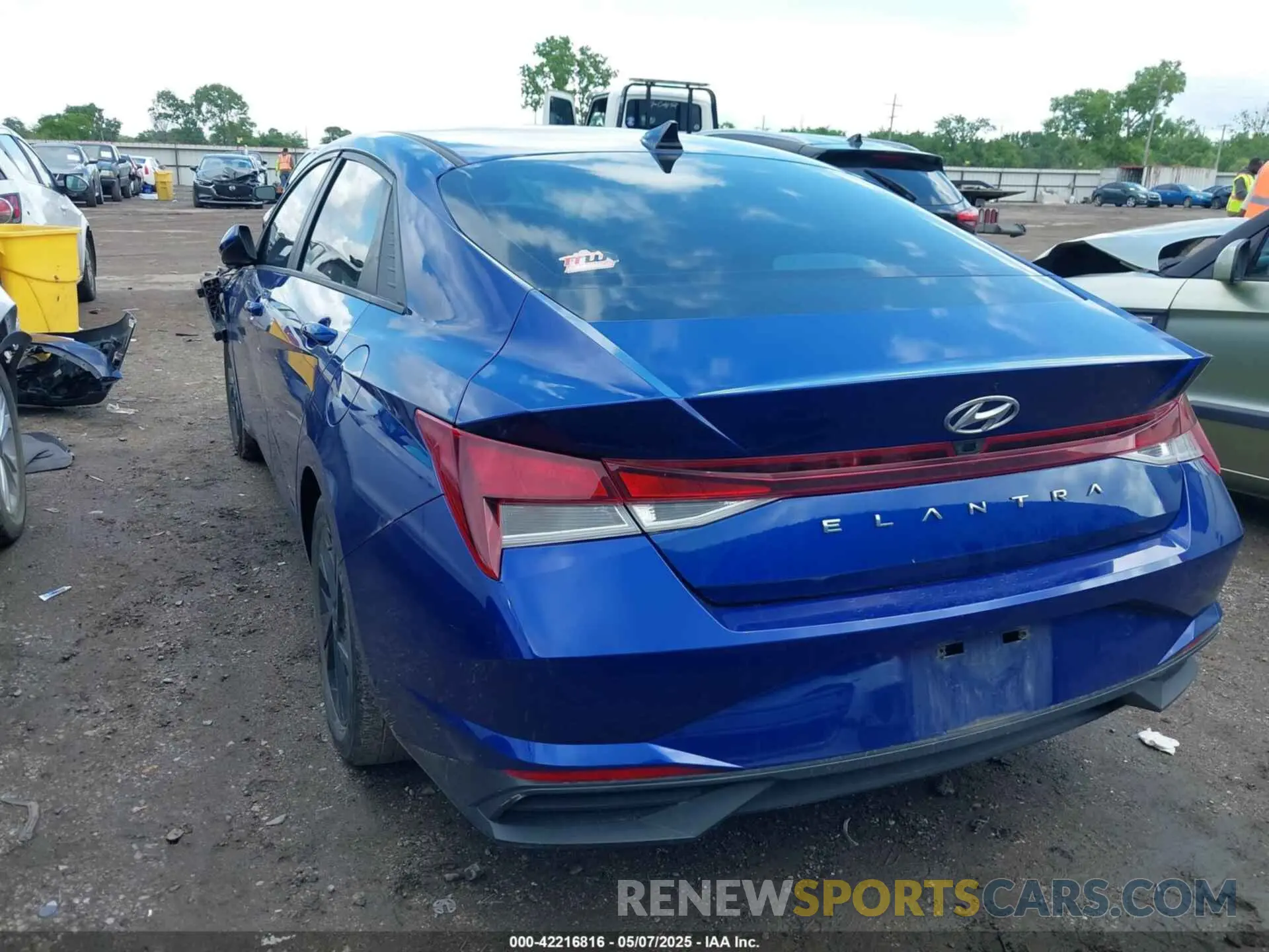 3 Photograph of a damaged car 5NPLS4AG9MH032206 HYUNDAI ELANTRA 2021