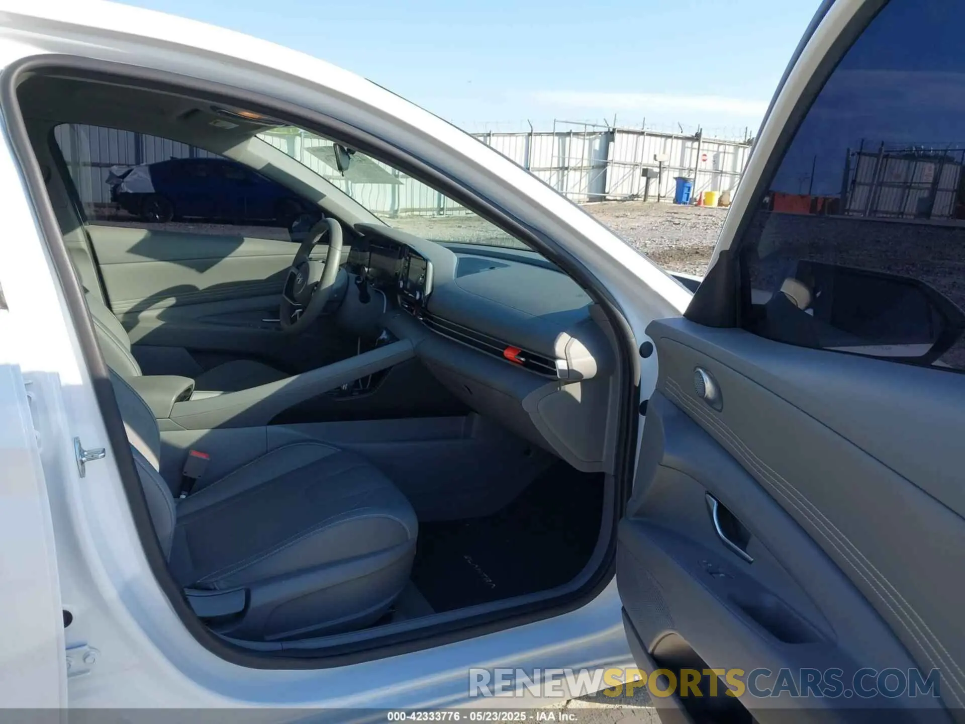 5 Photograph of a damaged car 5NPLS4AG9MH037230 HYUNDAI ELANTRA 2021
