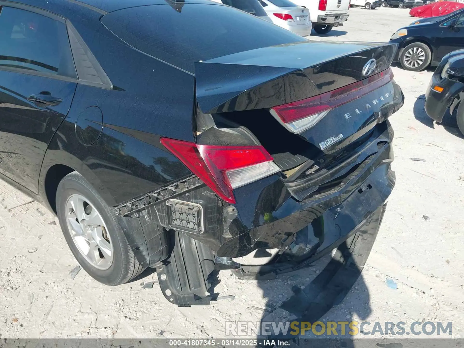6 Photograph of a damaged car KMHLL4AG1MU123565 HYUNDAI ELANTRA 2021