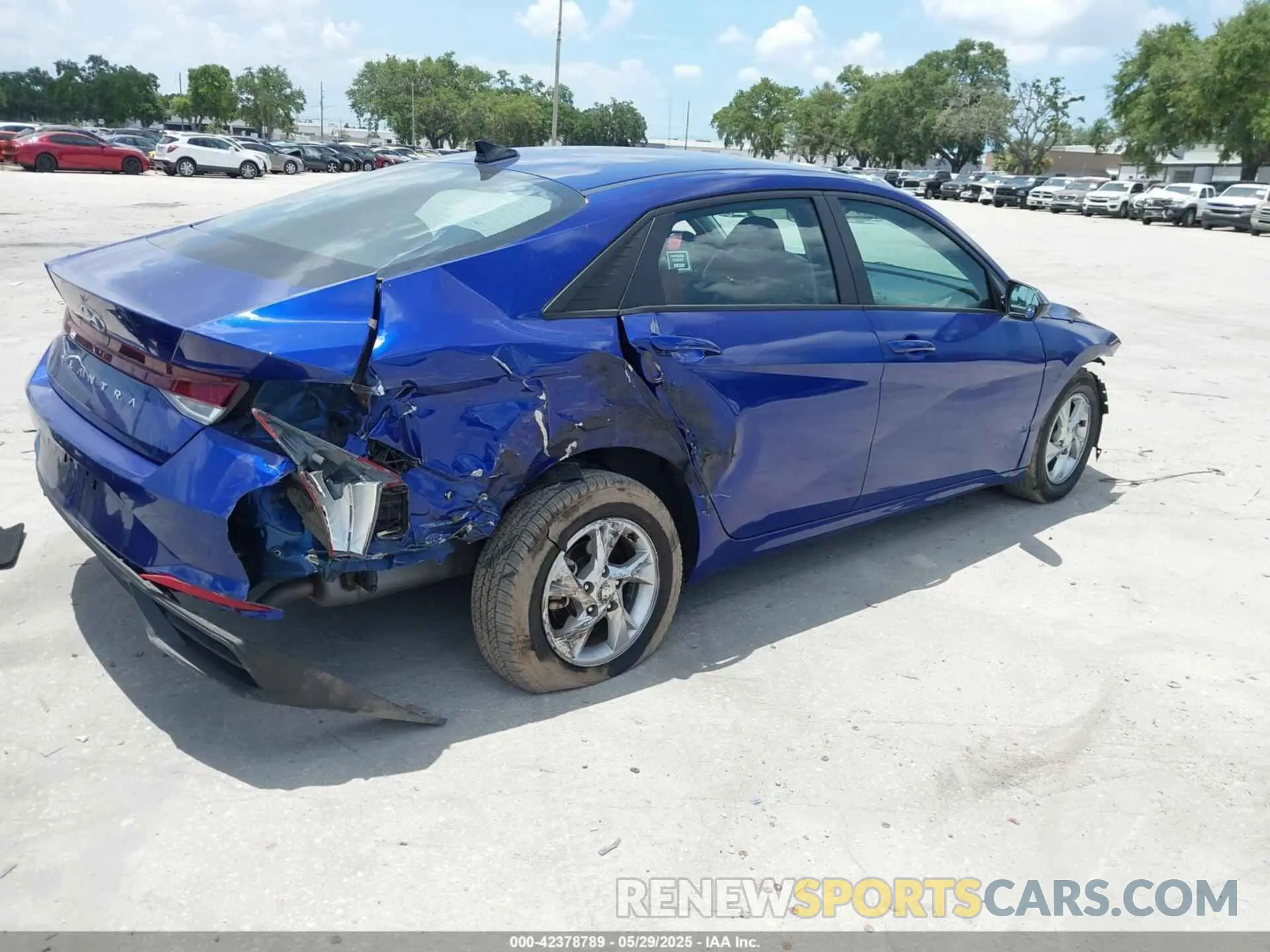 4 Photograph of a damaged car KMHLL4AGXMU178032 HYUNDAI ELANTRA 2021
