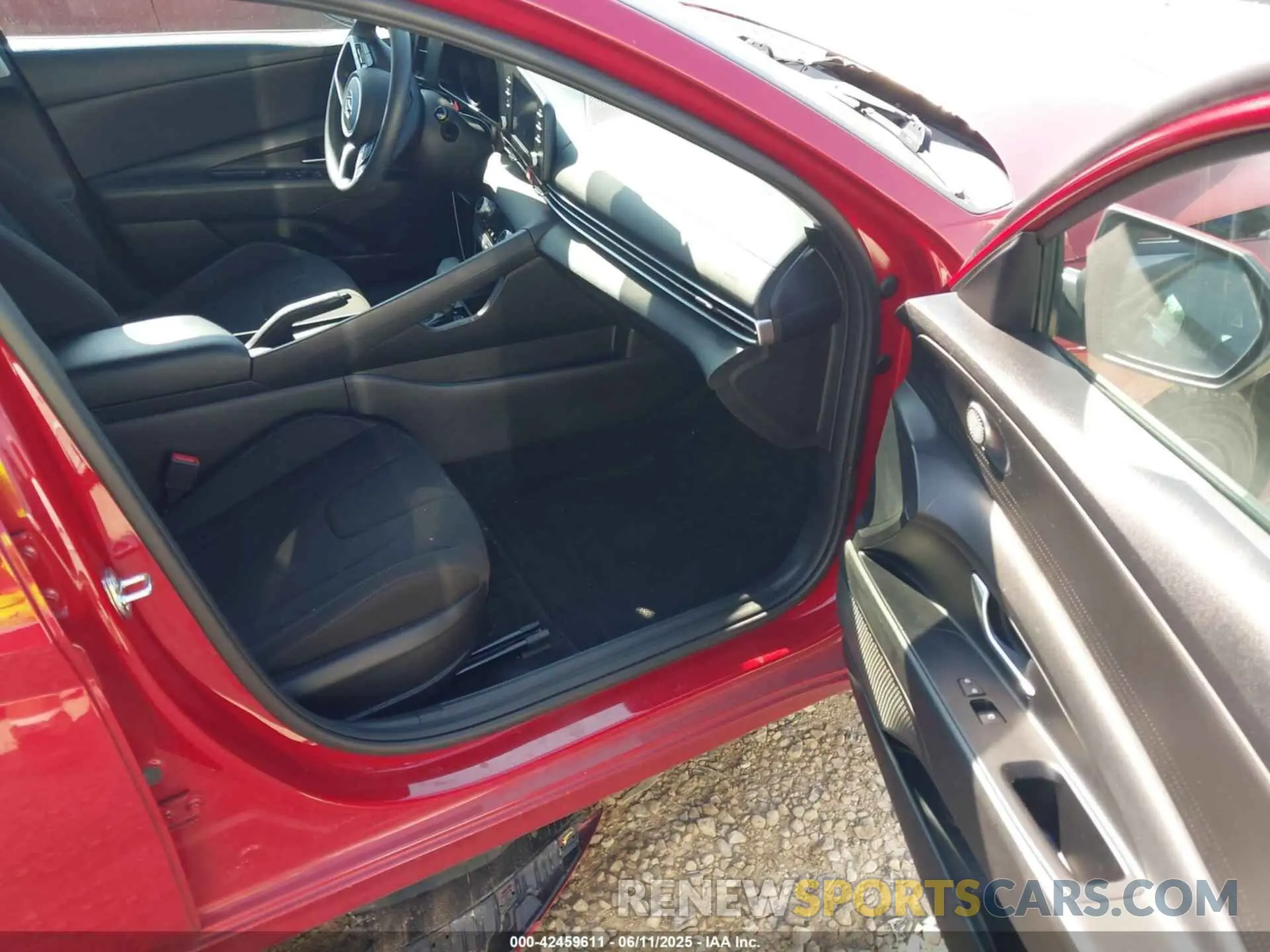 5 Photograph of a damaged car KMHLM4AG0MU074498 HYUNDAI ELANTRA 2021