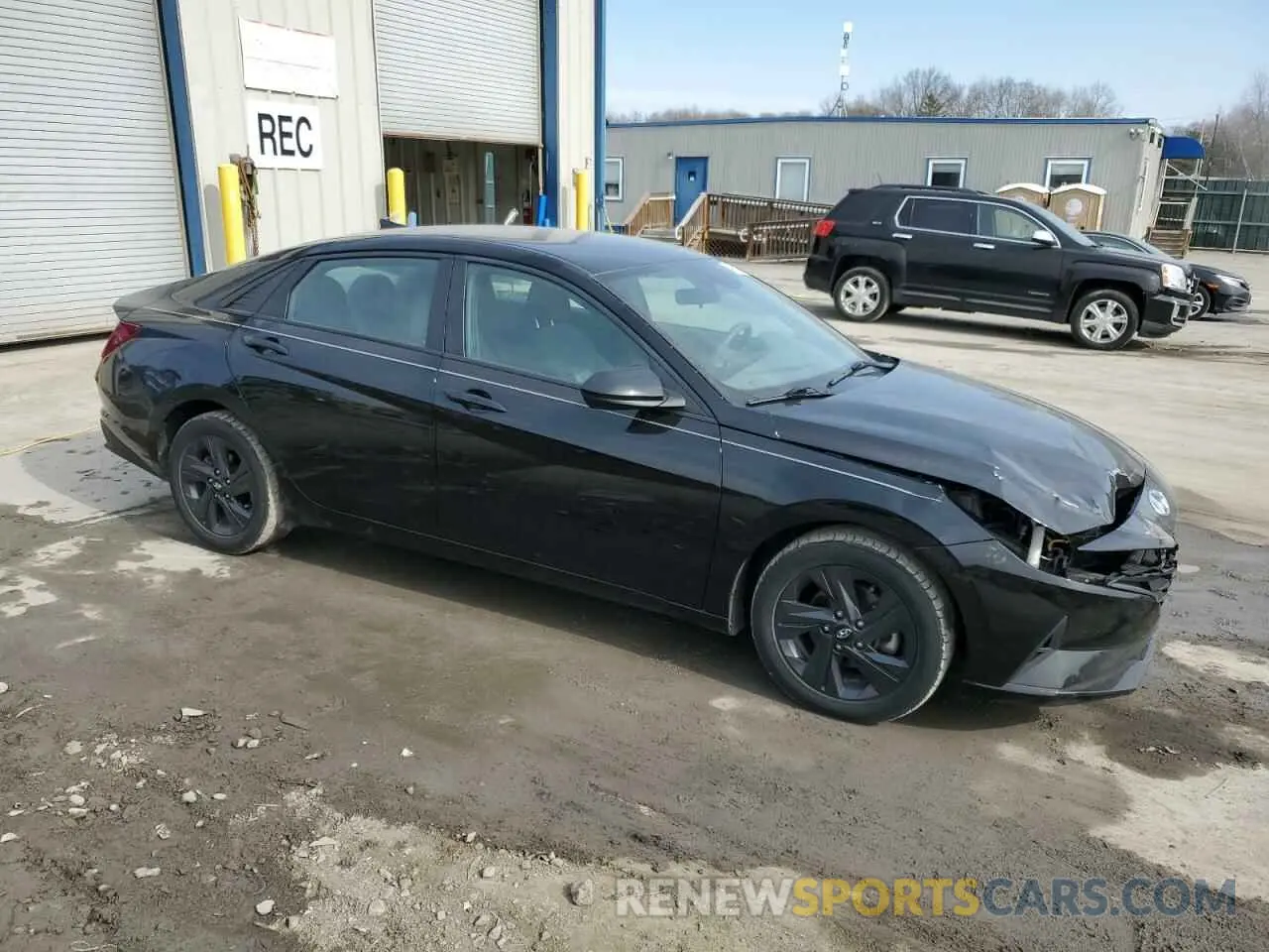 4 Photograph of a damaged car KMHLM4AG0MU095366 HYUNDAI ELANTRA 2021