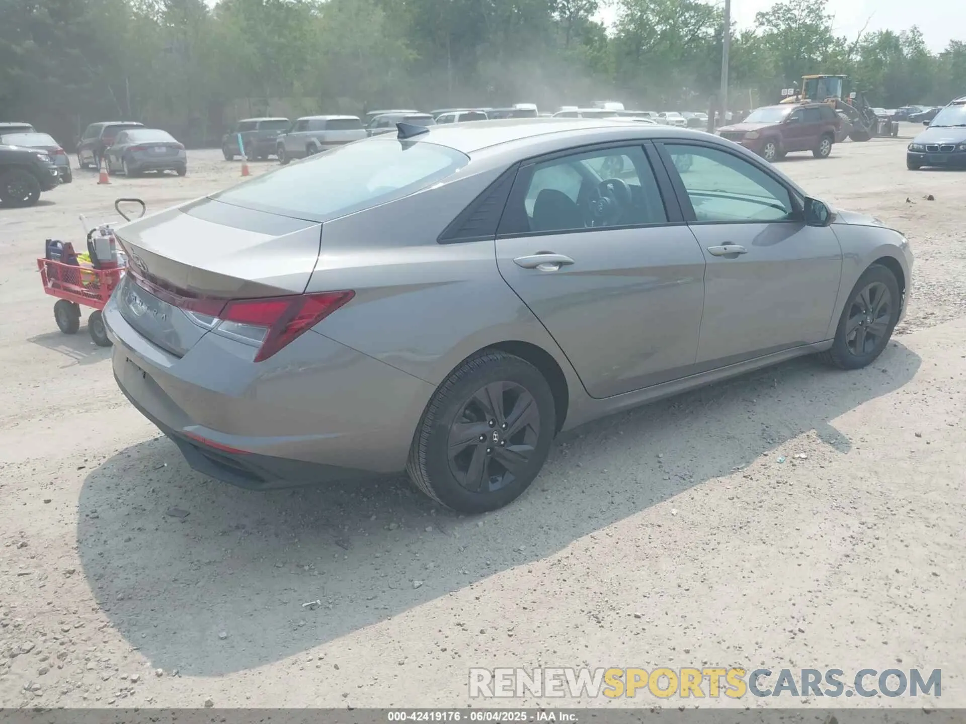 4 Photograph of a damaged car KMHLM4AG2MU091870 HYUNDAI ELANTRA 2021