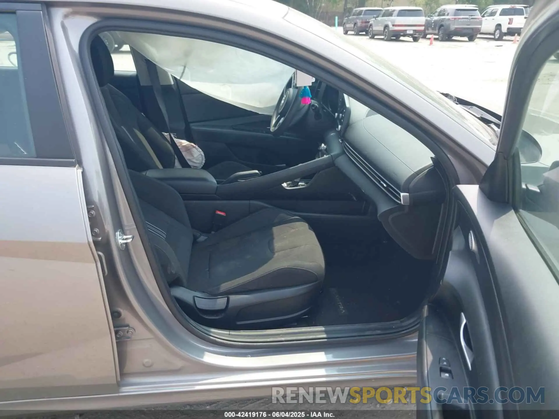 5 Photograph of a damaged car KMHLM4AG2MU091870 HYUNDAI ELANTRA 2021