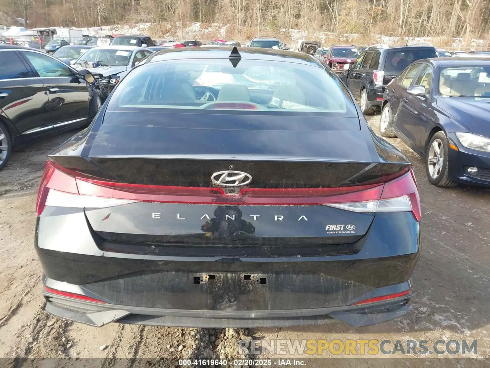 17 Photograph of a damaged car KMHLM4AG3MU091733 HYUNDAI ELANTRA 2021