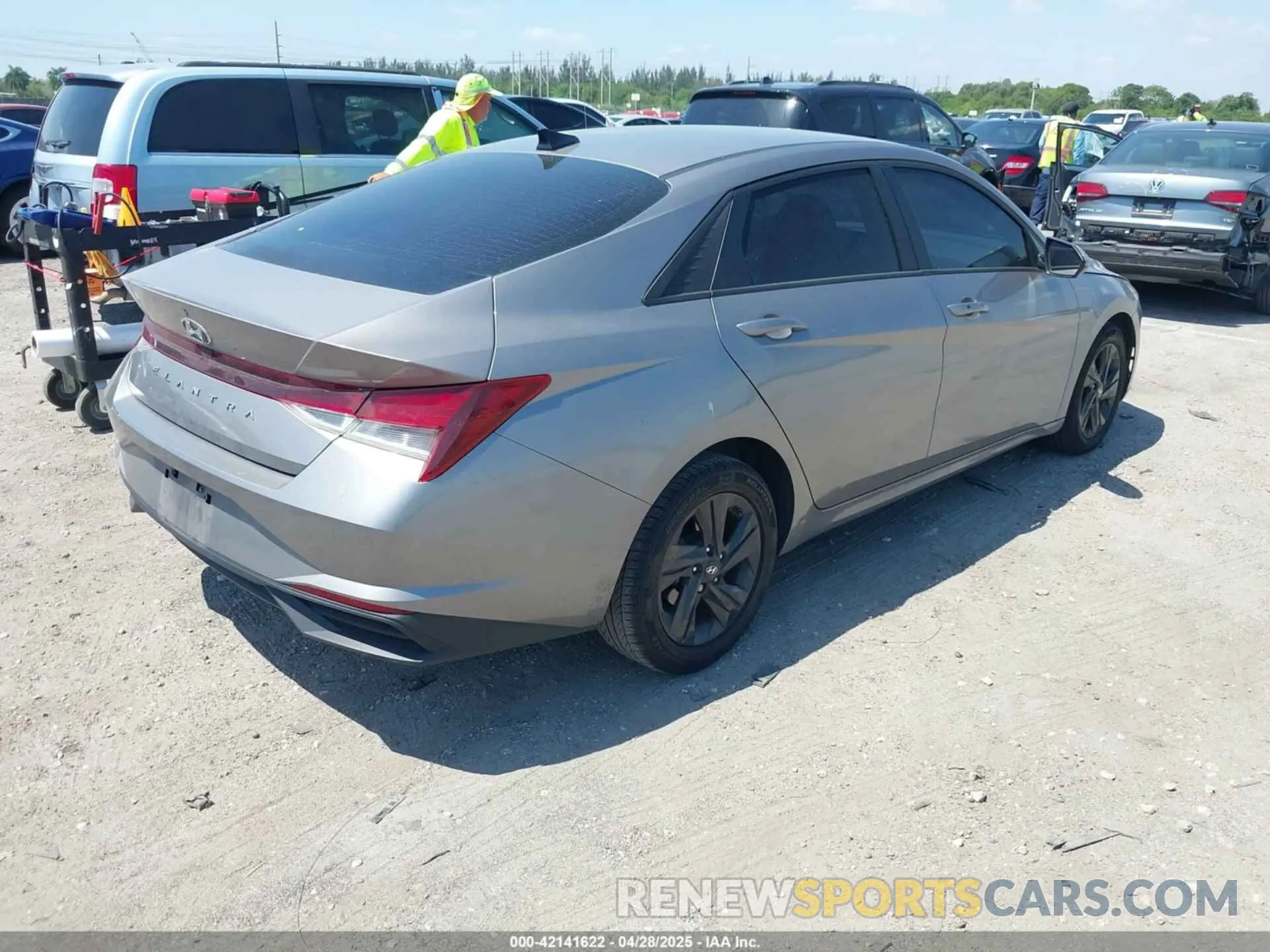 4 Photograph of a damaged car KMHLM4AG3MU209568 HYUNDAI ELANTRA 2021