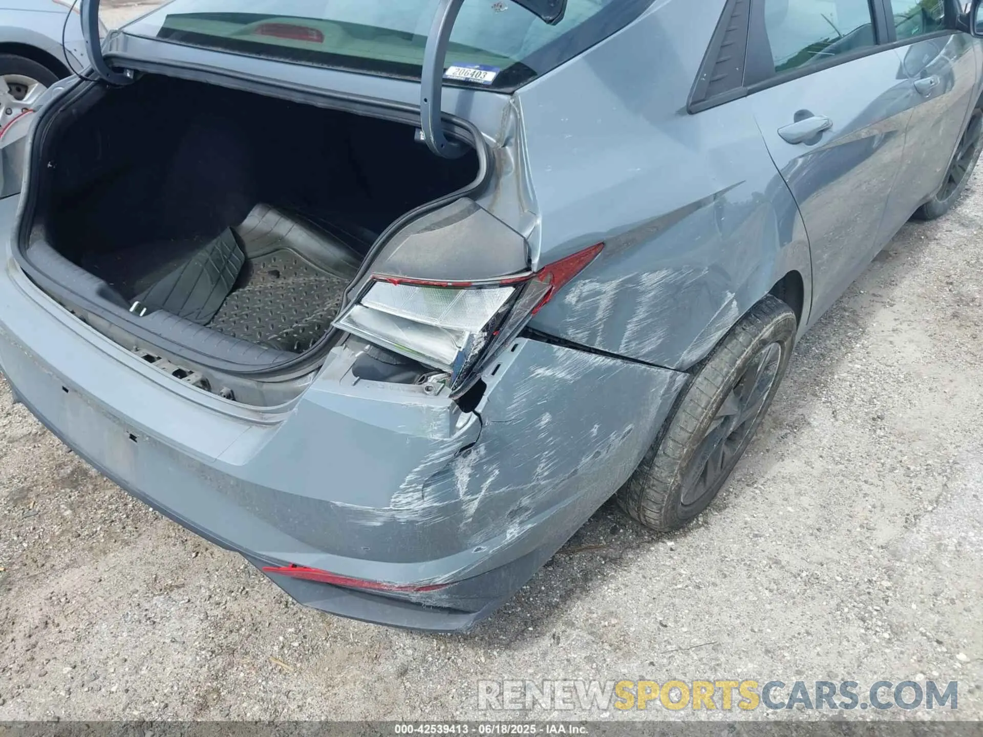 6 Photograph of a damaged car KMHLM4AG4MU149705 HYUNDAI ELANTRA 2021