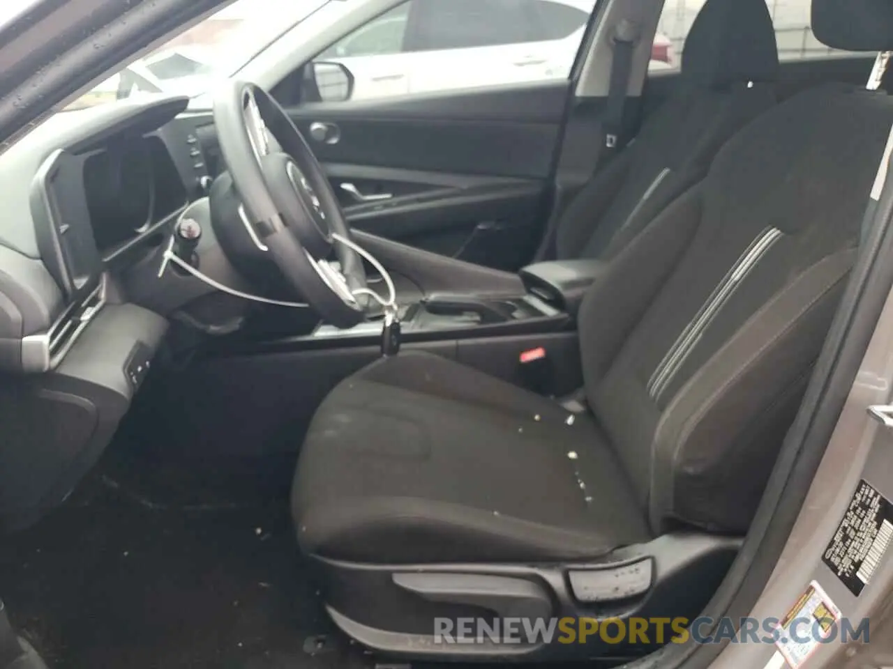7 Photograph of a damaged car KMHLM4AG6MU070956 HYUNDAI ELANTRA 2021