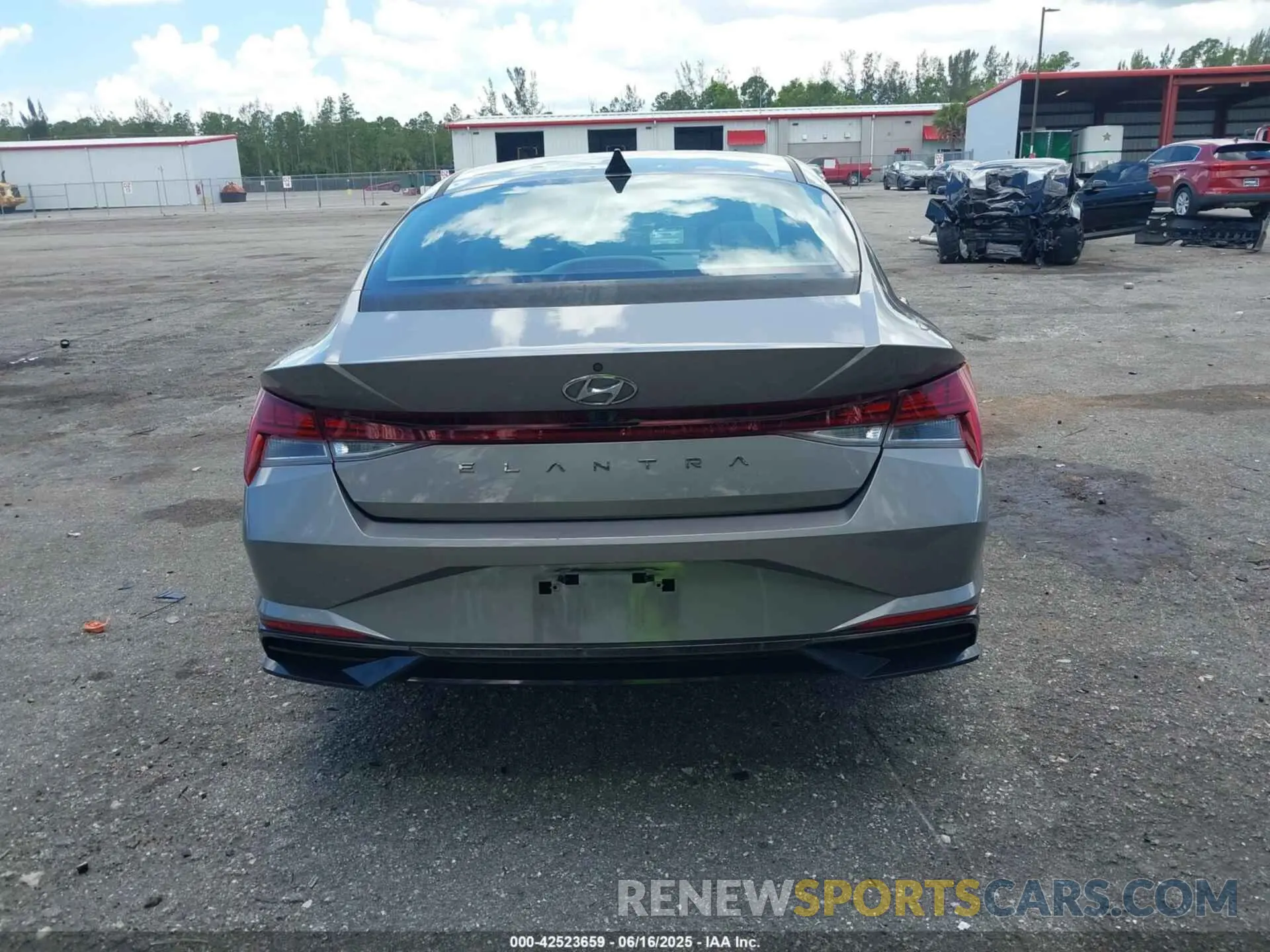 16 Photograph of a damaged car KMHLN4AG3MU179579 HYUNDAI ELANTRA 2021