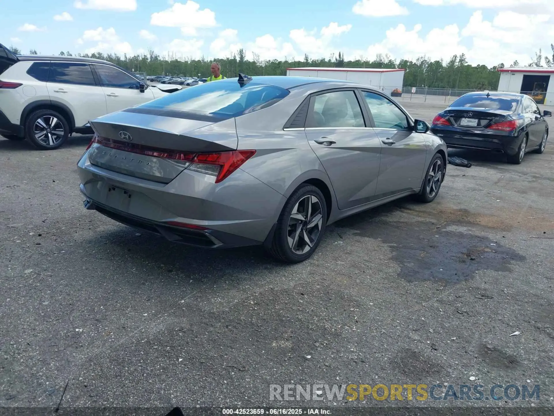 4 Photograph of a damaged car KMHLN4AG3MU179579 HYUNDAI ELANTRA 2021